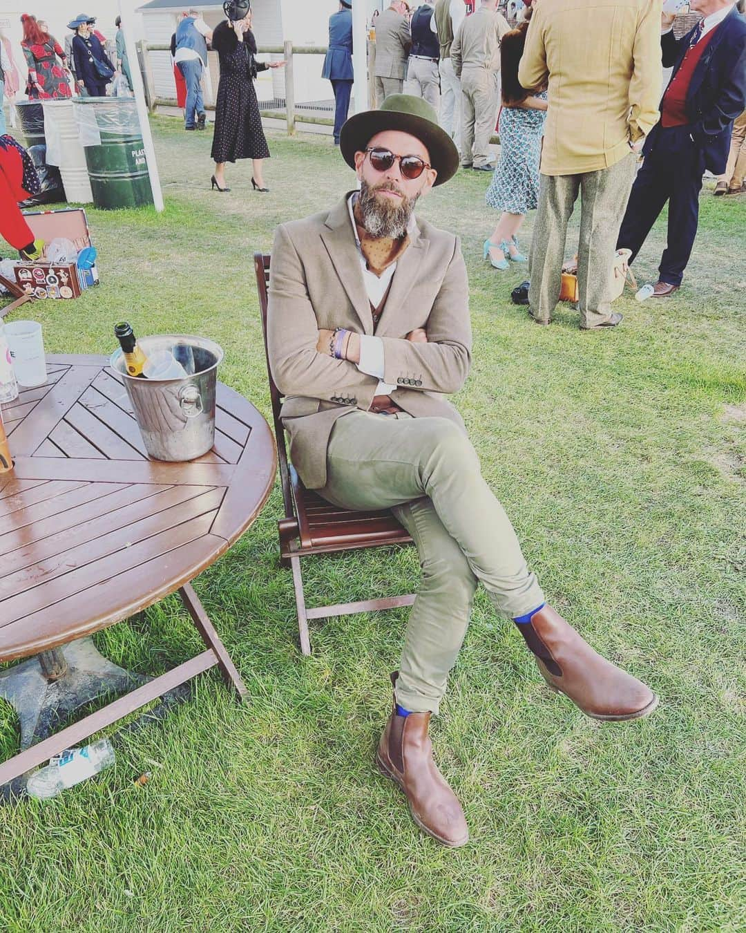 ジョー・レドリーのインスタグラム：「Day 3 Goodwood 💚」