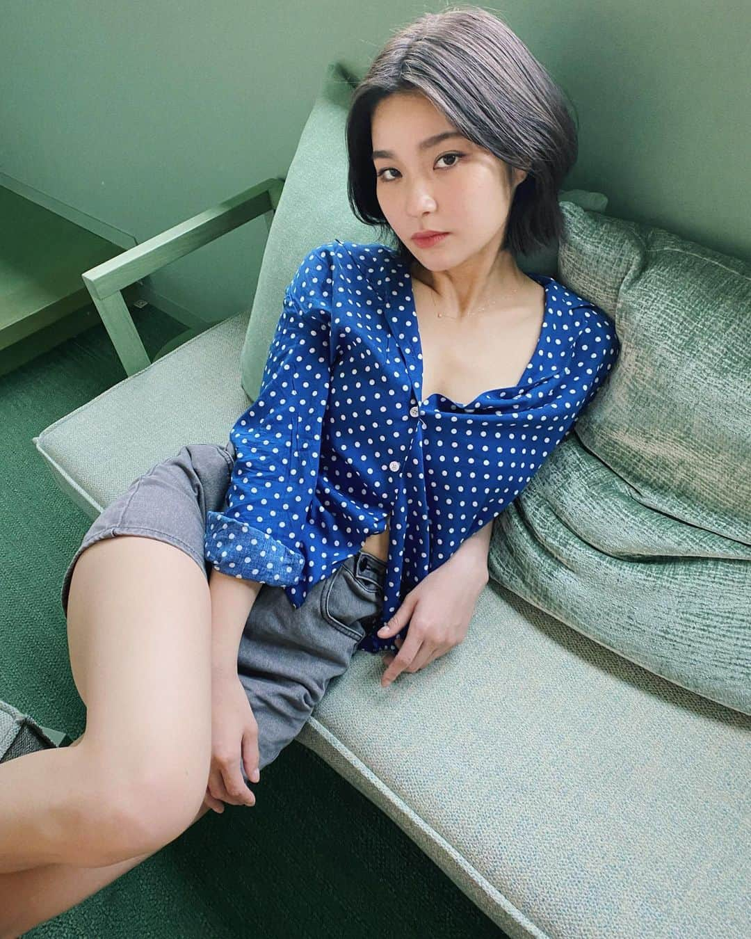 椿原愛さんのインスタグラム写真 - (椿原愛Instagram)「おなじ頭を使うなら、この先身に降りかかるかもしれない不幸を案ずるのに使うより、現に我が身にふりかかっている不幸に耐えるために使うほうがいい。  #台風 #気をつけてね」9月18日 20時47分 - ai.tsubakihara