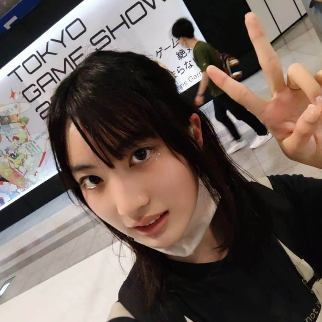 岩脇瑠菜（るなっち）のインスタグラム：「東京ゲームショウ2022行ってきましたー！✨めちゃくちゃ楽しかった、、、来年絶対行くもん!!VRやるもん!!!!⁡ ⁡ #東京ゲームショウ2022 ⁡ ⁡ #ゲーム女子 ⁡ ⁡ #シブサン⁡ ⁡ #プラチナムプロダクション」