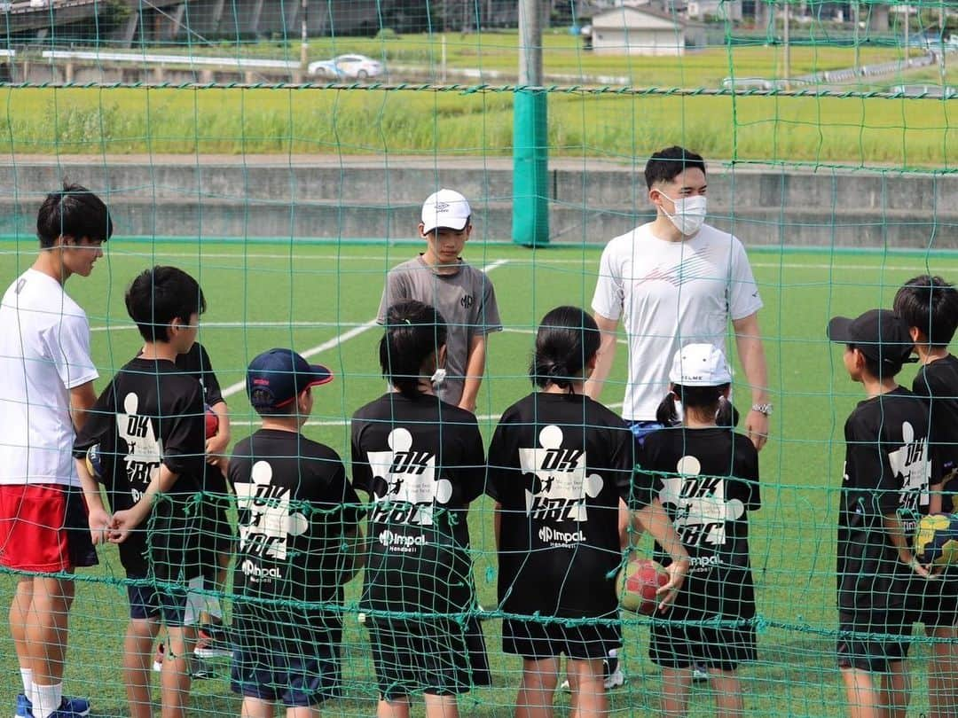 杉岡尚樹さんのインスタグラム写真 - (杉岡尚樹Instagram)「地元である京田辺市の小学生ハンドボールチームOKハンドボールクラブの練習にお邪魔しました！がんばれ！ @okhandball2021 💪🏻🔥 #handball #ハンドボール #京田辺市」9月18日 21時00分 - naokisugioka