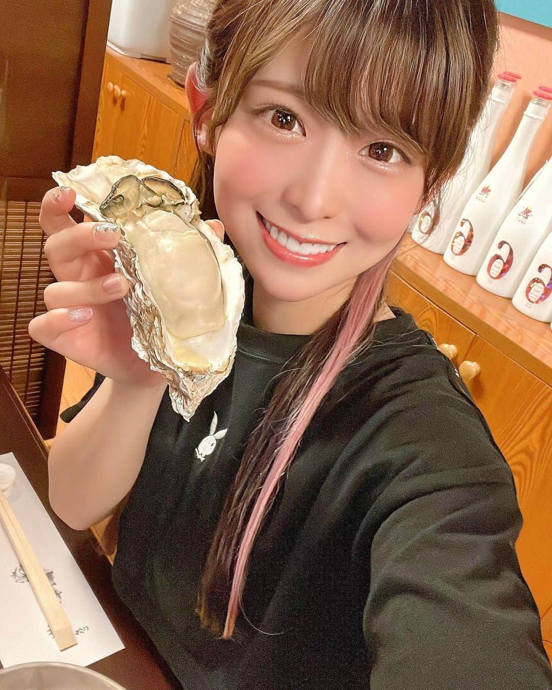 岡田美紅さんのインスタグラム写真 - (岡田美紅Instagram)「『貝がだいすき🥺❤️』  特に牡蠣🦪🤭💜  #牡蠣好きな人と繋がりたい#牡蠣ヲタク#牡蠣同好会#牡蠣しか勝たん#通年牡蠣食べてる人#牡蠣ご飯#牡蠣雑炊#生牡蠣#焼き牡蠣#居酒屋経営#居酒屋経営の食勉#牡蠣食べすぎですよ」9月18日 21時43分 - miipopo_39