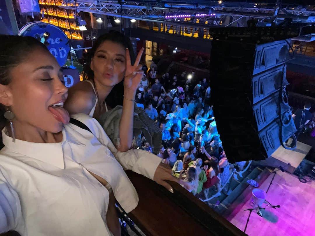 Tianna Gregoryのインスタグラム：「Girls just wanna have fun」