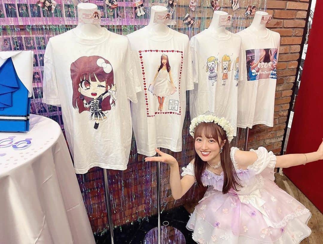 伊咲萌香さんのインスタグラム写真 - (伊咲萌香Instagram)「⁡ かわいいロビーの飾り付けやお花🤍💜 ずーっとここにいたいくらい素敵な空間にしてくれて 本当にありがとう☺ みんなが仲良しなのが本当に微笑ましくてうれしいっ 一生の自慢です🫶🏻 ⁡」9月19日 7時58分 - isakimoeka