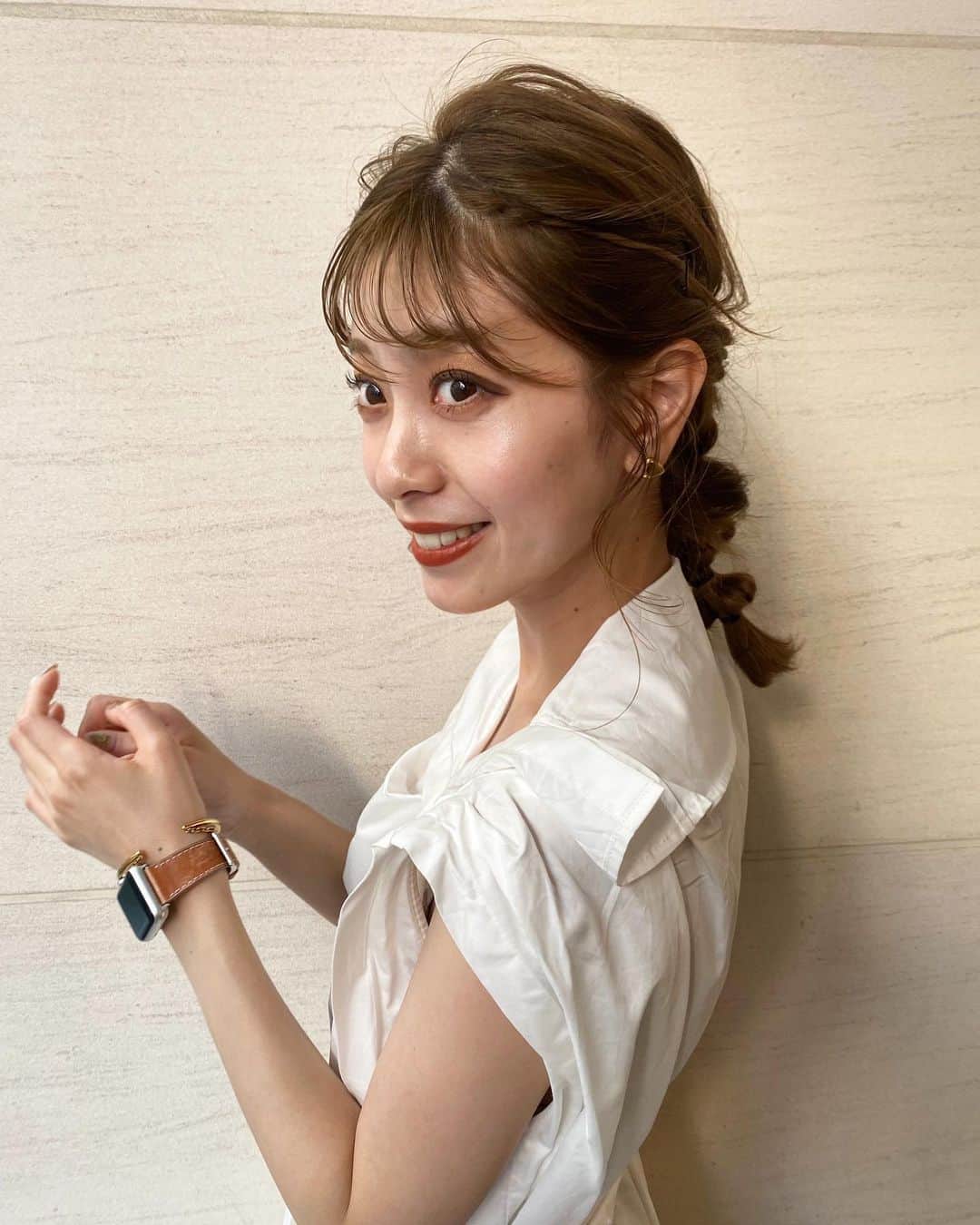 宮川春蘭のインスタグラム：「【いつまでノースリーブ着れるか選手権】を今年も勝手に開催中 ノースリーブ大好き . . . . .」