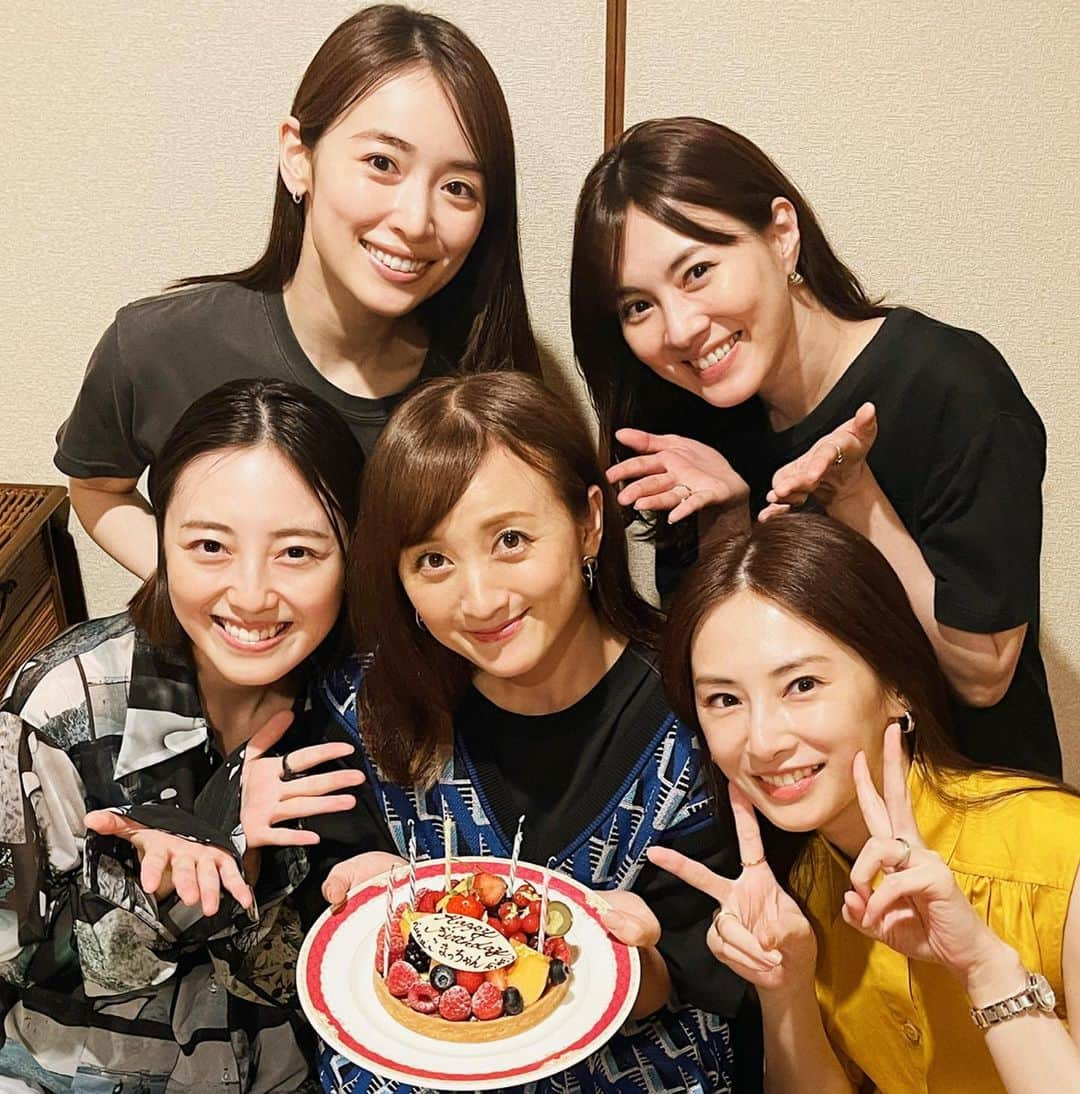 安座間美優さんのインスタグラム写真 - (安座間美優Instagram)「HBD KOMATSU🎂 💖💙🧡💚❤️  #happybirthday#戦士#sailormoon#セーラームーン」9月19日 12時57分 - mew_azama