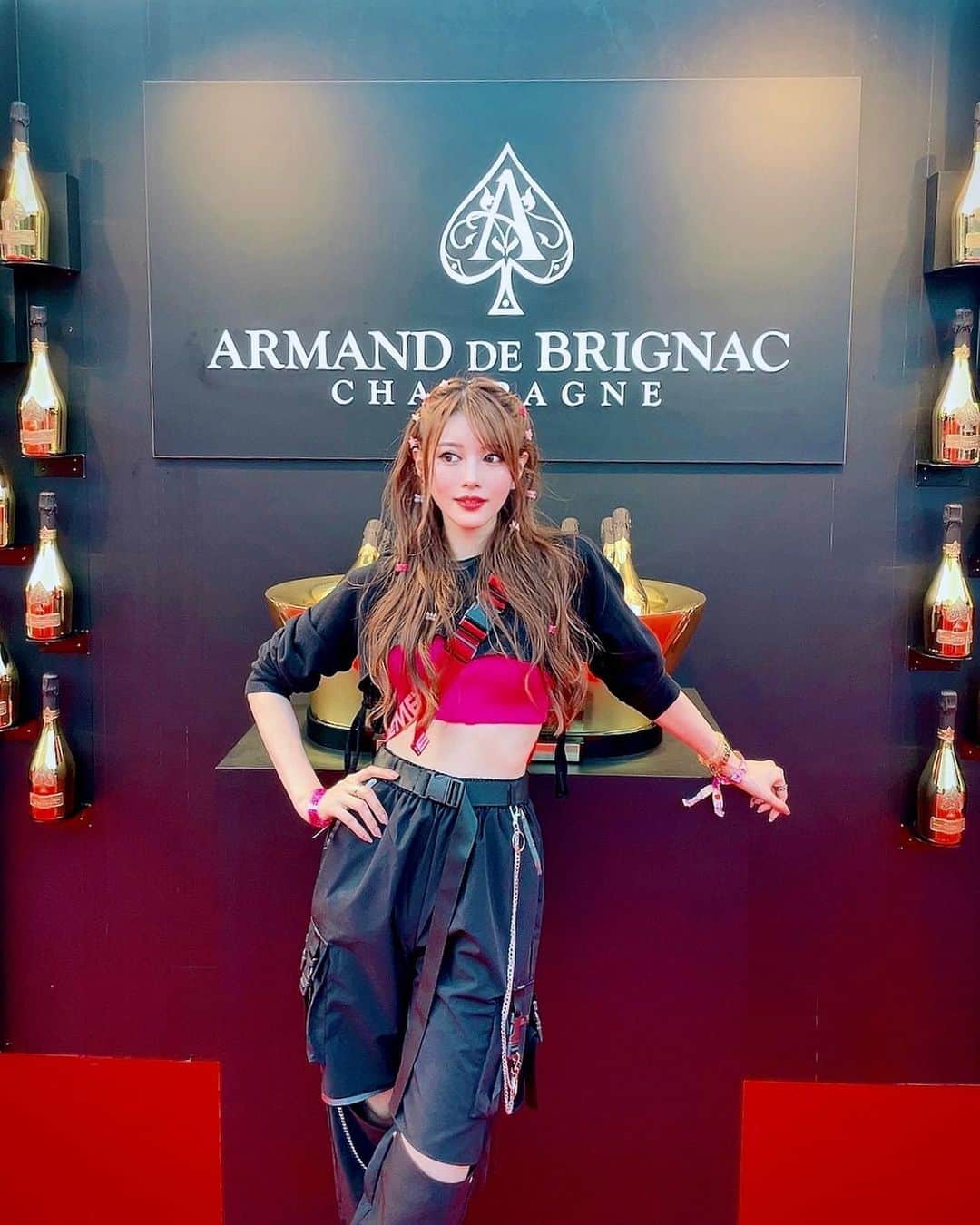 のインスタグラム：「ULTRA JAPAN 2022🥂🪩 . 3年ぶりのウルトラ🔥 夏最後の思い出☀️ . #ウルトラジャパン #ウルトラジャパン2022  #フェス #フェスコーデ #フェスファッション  #クラブ #クラブイベント #クラブスタイル  #パリピ #音楽好きな人と繋がりたい  #ultra #ultrajapan #ultrajapan2022  #ultramusicfestival #club #festival  #clubstyle #edm #fashion  . #相沢みなみ」