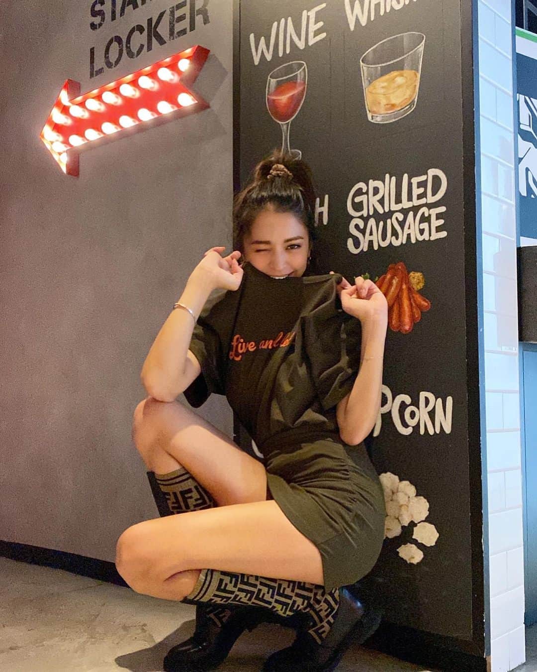 CARINA（日向カリーナ）のインスタグラム：「秋のかーおりっ🍁✨ こちら酔っ払いのかおり🥴」