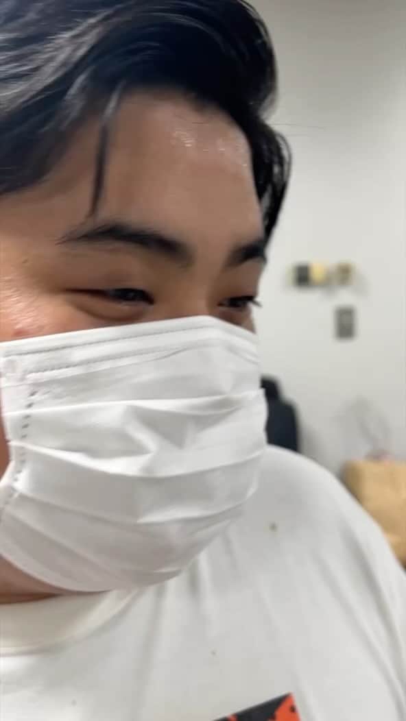 辻のインスタグラム：「今日のお昼にお寿司行ったらしいんですが、食いまくってました…ダイエットする気マジで無いです💦」