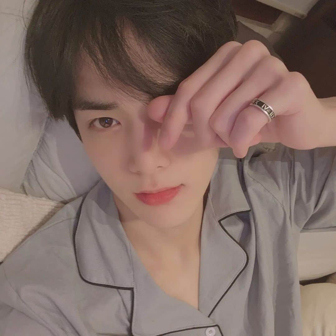 ヨンフンのインスタグラム：「❤️ #THEBOYZ #더보이즈 #YOUNGHOON #영훈」