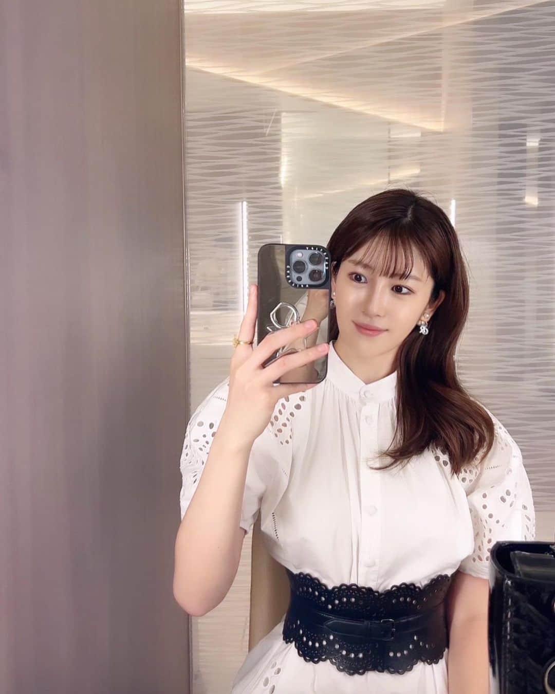 のインスタグラム：「お料理教室の友人とお出かけした日💕 ⁡ いつも教室には 汚れても大丈夫な格好で行っているので(笑)、 この日は お気に入りのコーディネートでお出かけ🤍🖤 ⁡ ⁡ お料理班が一緒になったことがきっかけで グループのメンバーと仲良くなれました☺️🫶 ⁡ 大人になってからの出会いって貴重ですよね✨ ⁡ ⁡ 来月もみんなで 料理&和食の勉強会ランチに行く予定💕楽しみだな😌🤍」