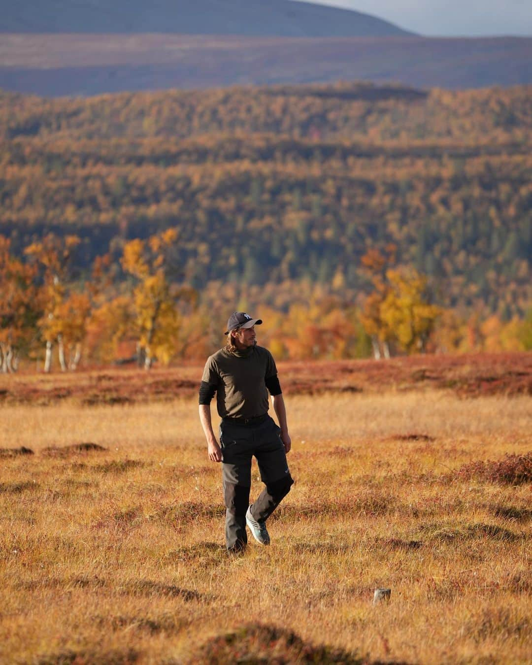 ヨナス・オルソンさんのインスタグラム写真 - (ヨナス・オルソンInstagram)「Walkabout🍁」9月20日 4時47分 - jonasolsson3