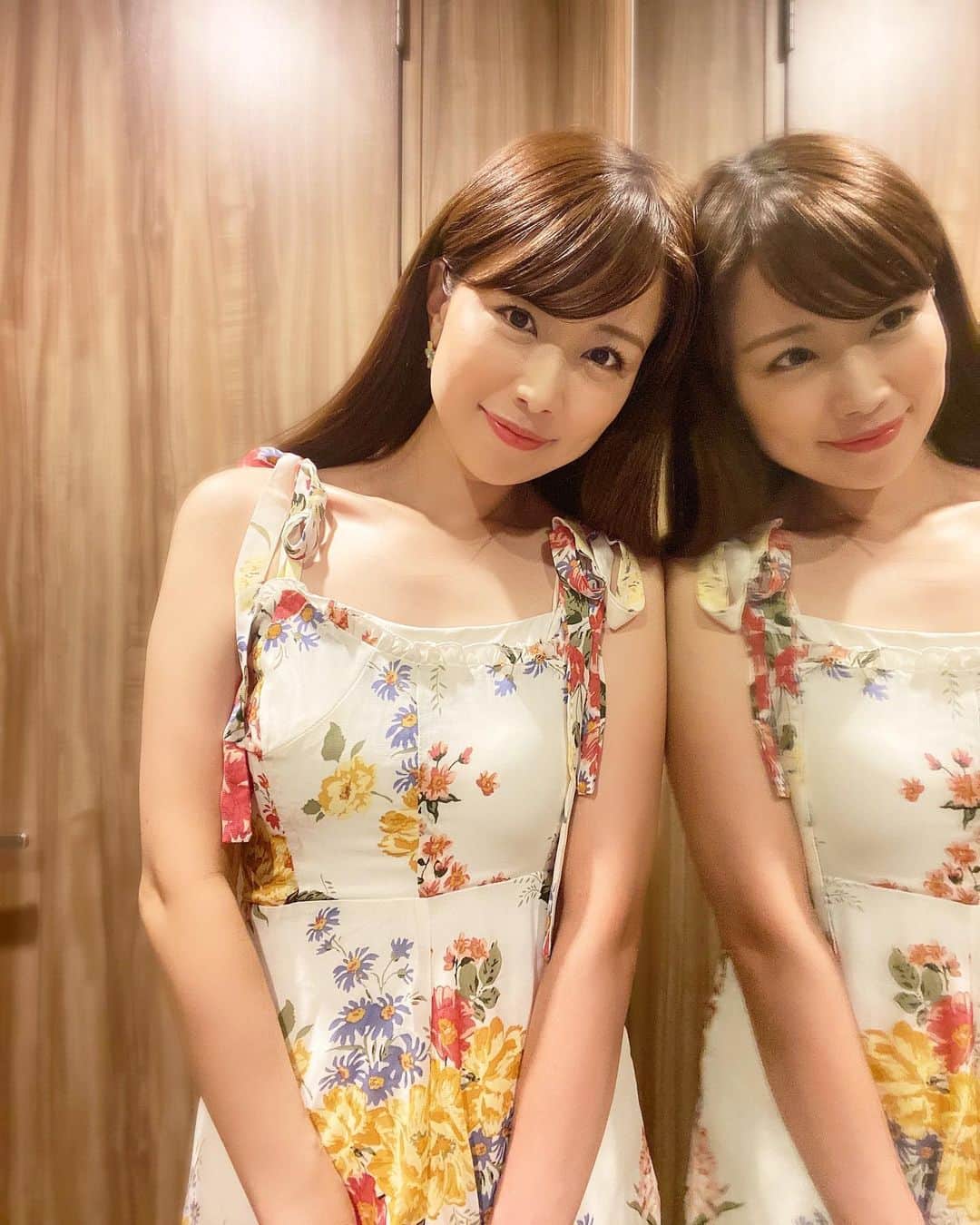 道岡桃子のインスタグラム：「最近の衣装です✨  花柄がお気に入り🌷  But...  はちきれそう🐷💦  食欲の秋に負けぬよう  がんばります🙋‍♀️✨  #クーポンコードmomoko1520 #アナウンサー #アナウンサー衣装 #アナウンサーコーデ #フリーアナウンサー #リポーター #ワンピース #ワンピースコーデ #ホルターネック#ドレス #ドレス試着 #160cmコーデ #party #ootd #shein #ootdfashion #SHEINback2school #SHEINforall #ad #SHEINpartner #japan #japanesegirl #japanese #summer #silk #silkdress #dress」