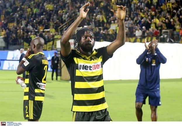ジェルヴィーニョのインスタグラム：「A thrilling win!  Keep pushing 👊🏿  #G27 #ArisFC #Football #Greece」