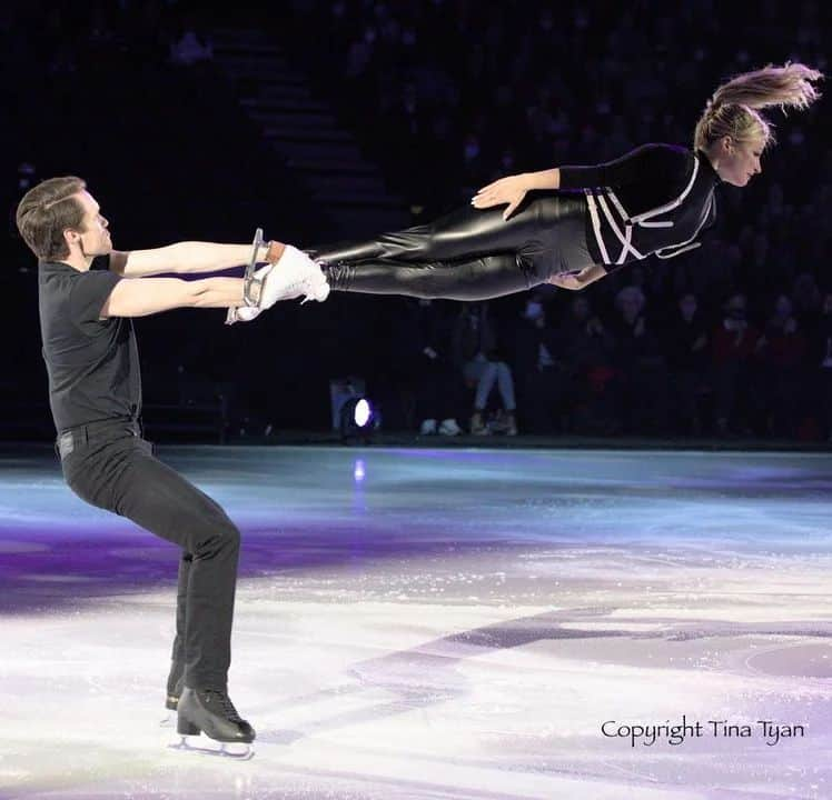 マイケル・マリナロのインスタグラム：「Super excited to be back on the ice with @kirsten_mt and headed back to Japan for @starsonice One of my favourite places to skate! 🙏🙏  📷 @tinatyanphotography   #skating #img #starsonice #iceskating #pairskating #figureskating #ice #performer #athlete #japan」