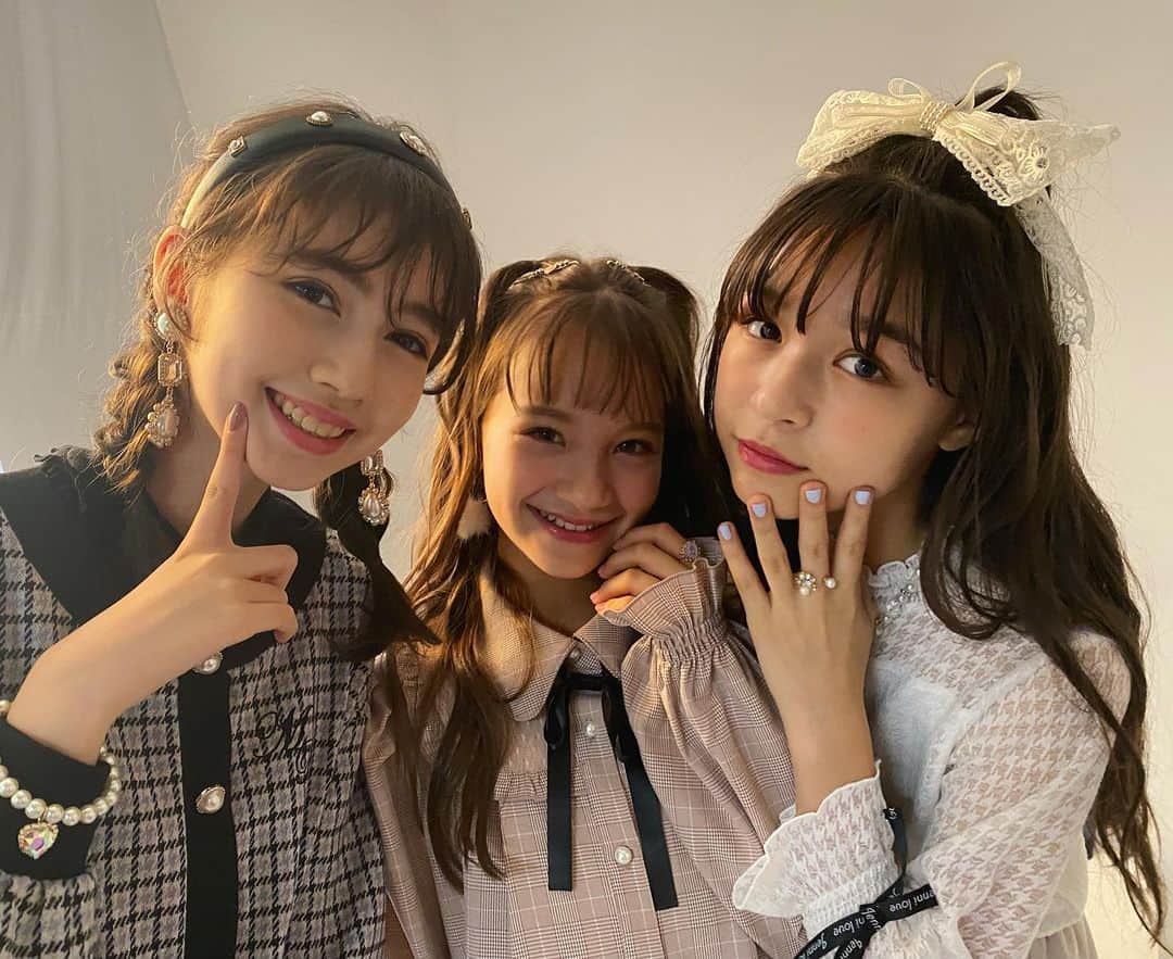 ニコ☆プチのインスタグラム：「. . お顔が強すぎるんじゃぁ😂💗 . #ジュリア #星名ハルハ #ロガチ莉杏奈 #ニコプチ .」