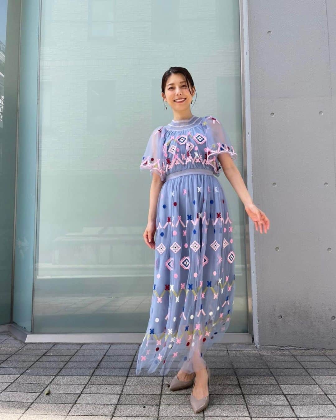 上村彩子さんのインスタグラム写真 - (上村彩子Instagram)「. . 台風の影響、 みなさん大丈夫でしょうか。  写真は先週の収録で着た衣装です。 今週もよろしくお願いします💘」9月20日 9時43分 - saekokamimura