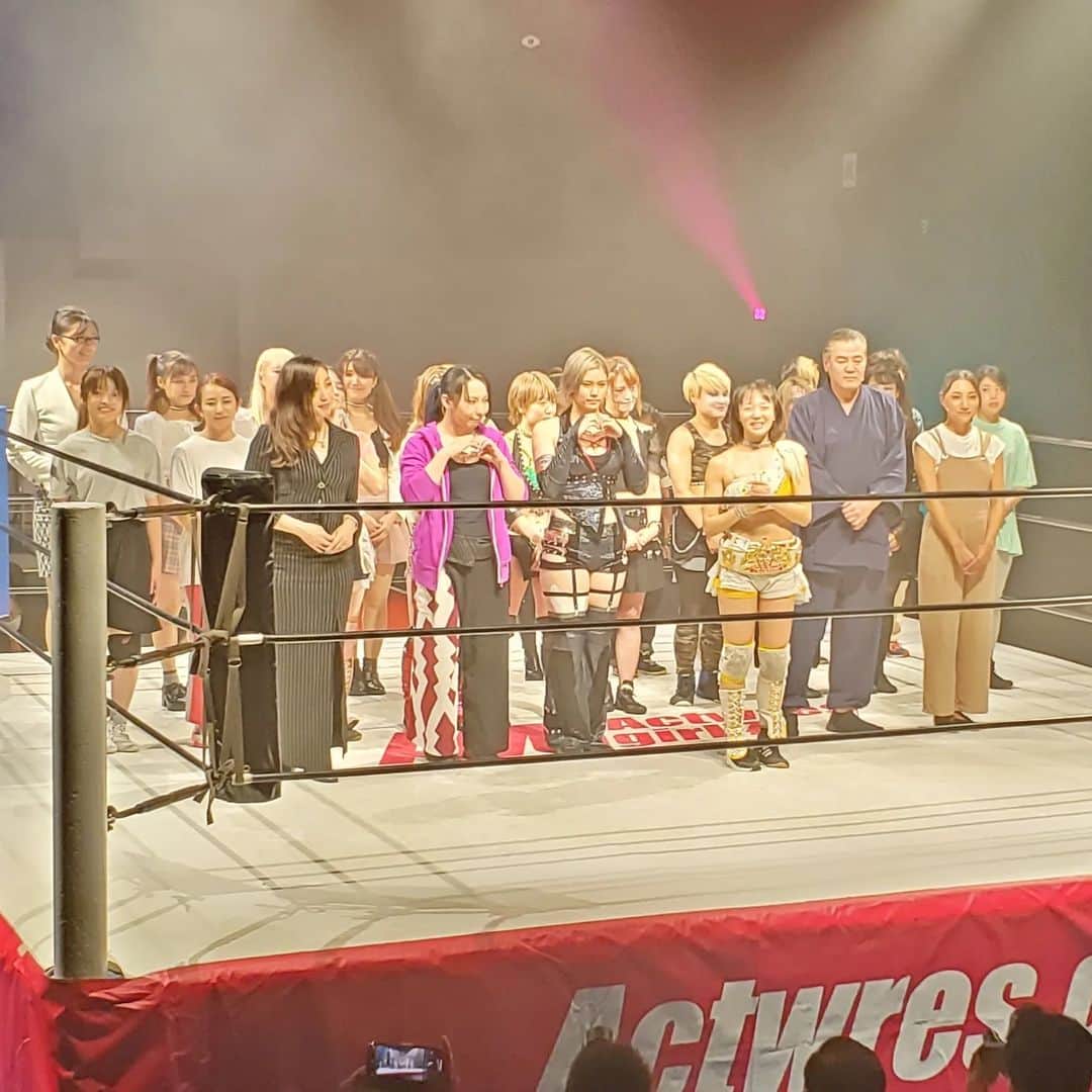 のインスタグラム：「元日本ミドル級チャンピオンの大和武士さんが出演した 舞台『カウント2.9!』 / 新木場公演 を観に行ってきました 女優たちによるプロレスを基としたエンターテイメント団体アクトレスガールズのみなさんとの舞台 アクトレスガールズのみなさんはモチロン､大和武士さんの迫力あるお芝居感動しました お芝居の後はみんなで食事🍴 楽しかった１日✨️  #舞台「カウント2.9!」/新木場公演 #東京・新木場1stRING #大和武士 #女子プロレス #アクトレスガールズ」