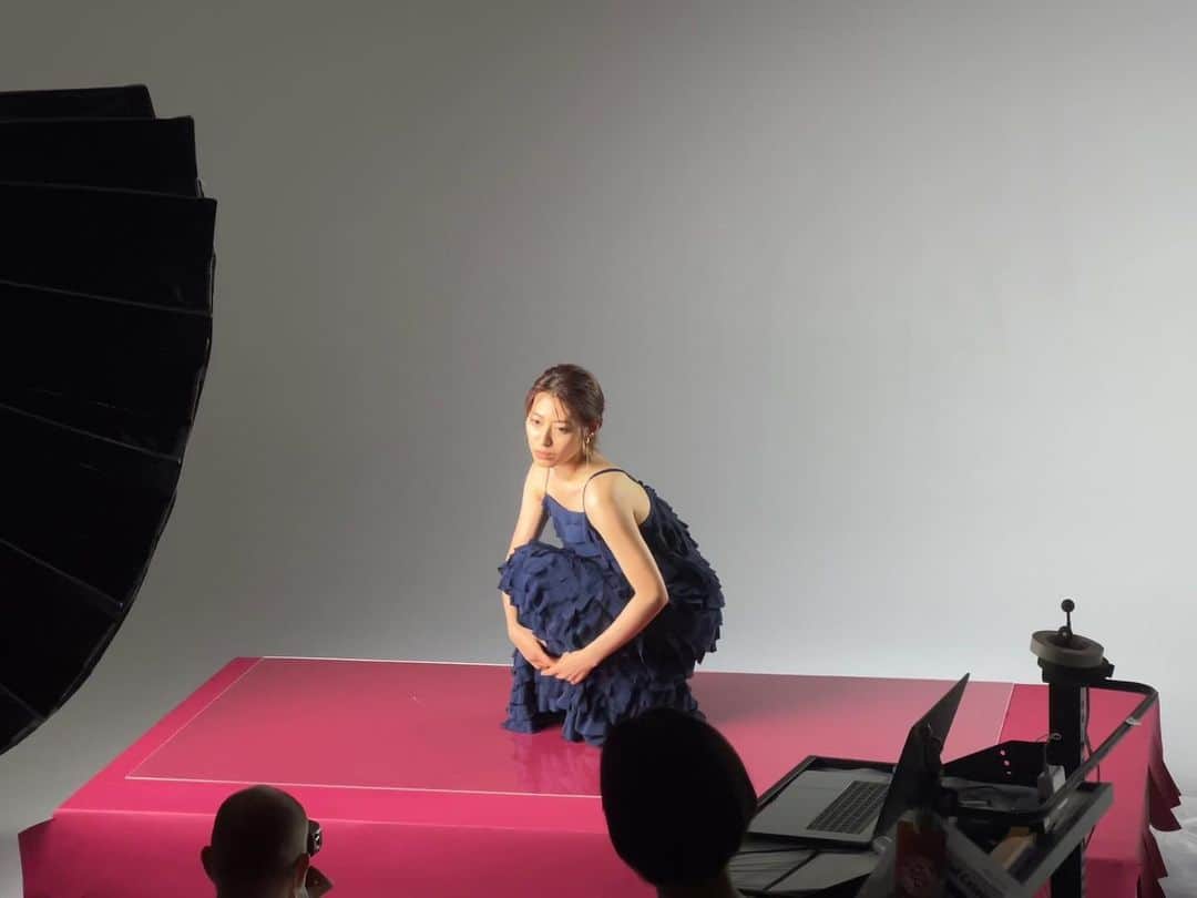 瀧本美織のインスタグラム：「🌙 水を使った撮影、楽しかった！  #filt」