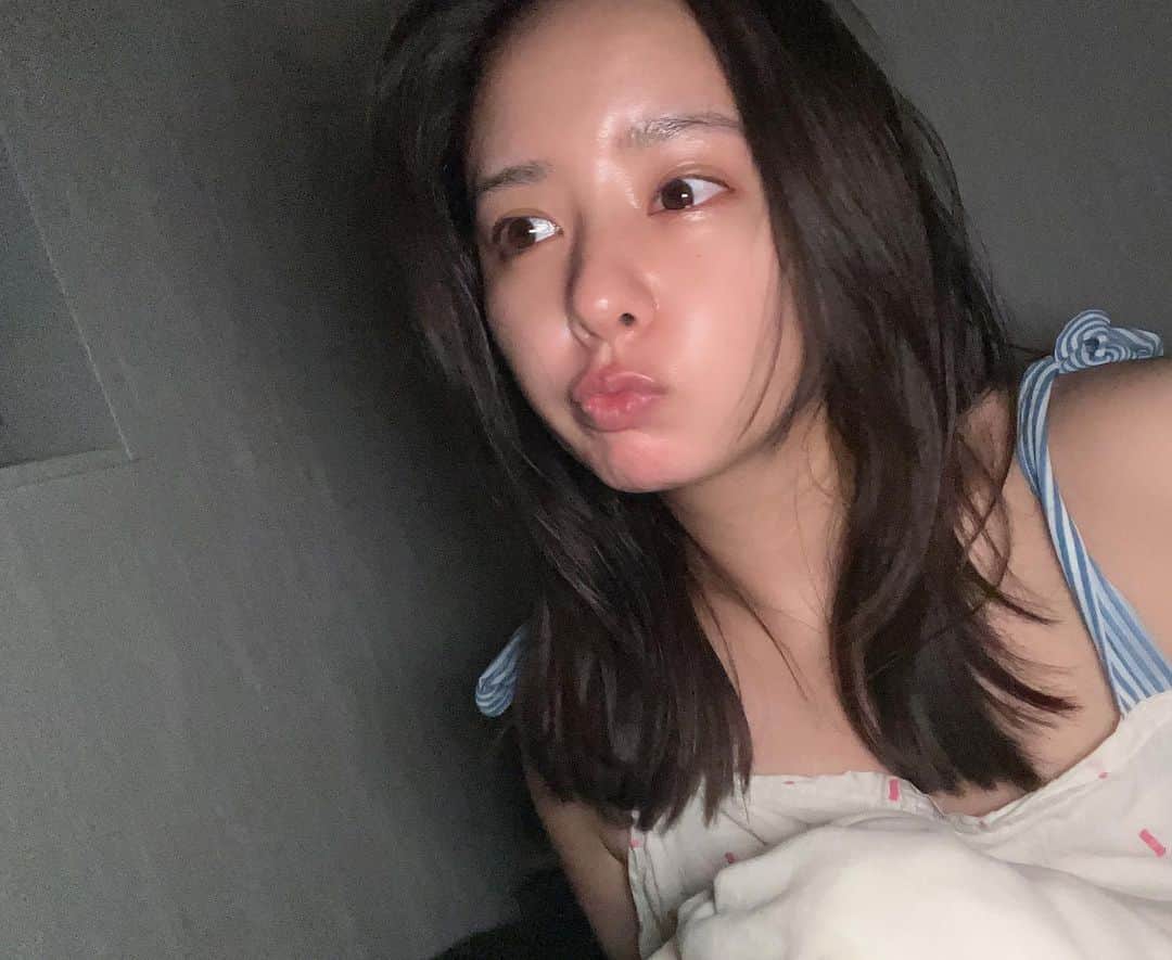 山田菜々のインスタグラム：「おやすみ〜🛌💓」