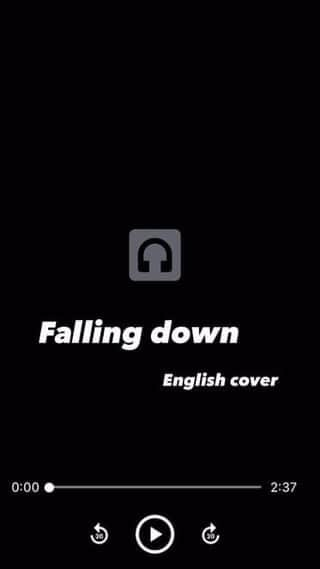 川口レイジのインスタグラム：「Falling down (English cover)  From my debut EP 『Departure』  意訳  月明かりの下で君を抱きしめる   人生で最高の夜だった   君と僕がここにいて   まさに生きている   そう感じることができたと思った  なのに何処からか、君の良くない話を聞くんだ   僕ほど君を理解している人なんて居ないはずなのに  その話は本当なのだろうか   苦しくて息ができない  僕を愛していたのなら教えてくれないか 君の隣にいる人は誰で、 なぜすべてを壊したのか  僕らは全部持っていたじゃないか  君といた日々は天国にいるみたいだった 空を飛んでいるようにすら思えた  けど僕はただ堕ちていただけ   どうして僕は君の嘘と眠りにつくのだろう  さよならを言うことすら出来ずにいる  ただ、堕ちている  今でも君を想ったまま  深い恋に落ちたままでいる」