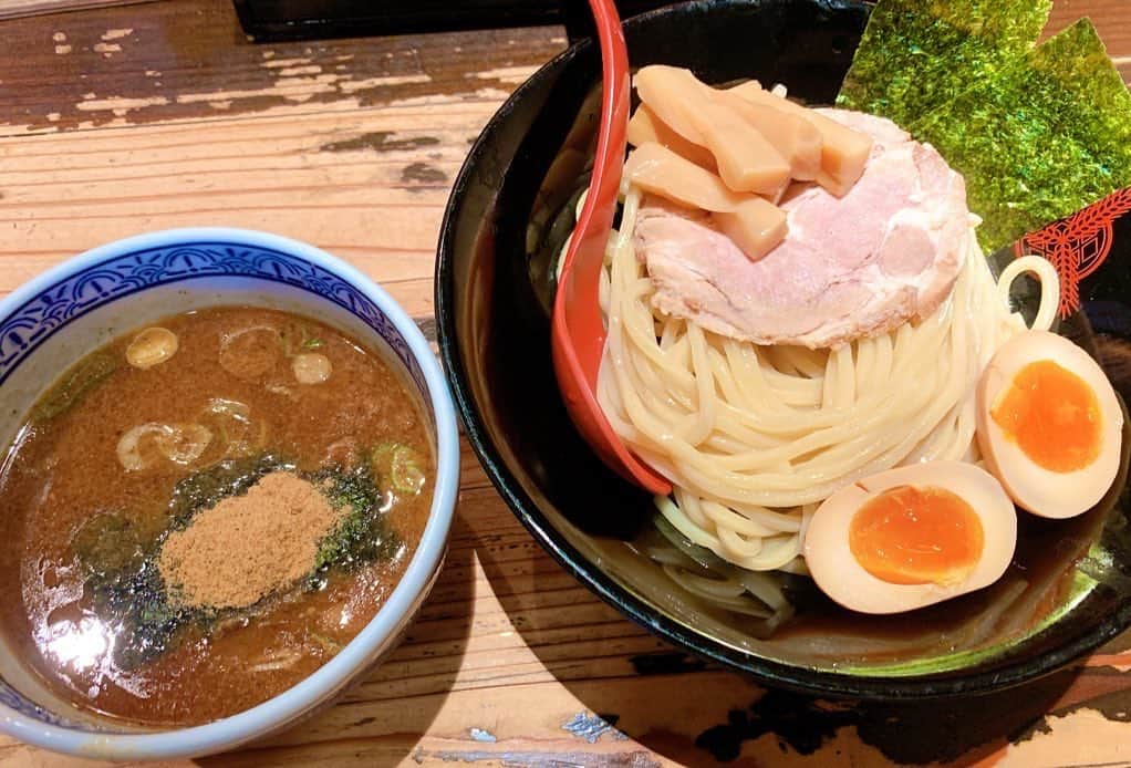 小林アナさんのインスタグラム写真 - (小林アナInstagram)「昼飯！  やってきました 月一の食欲旺盛期！ 久々に三田製麺所の つけ麺いただきました！ 三田盛！！ あー美味しかった💕😮‍💨 大盛にすればよかった。  #三田製麺所 #つけ麺 #美味しく減量」9月20日 15時57分 - genkobiribiri