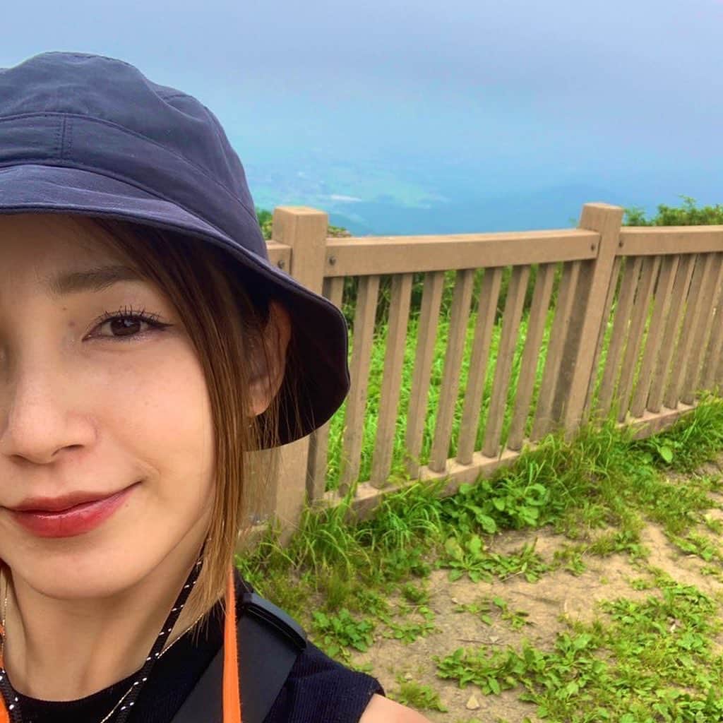 吉川友のインスタグラム：「いつかの山登り ゆきおちゃんと えりかちゃん」