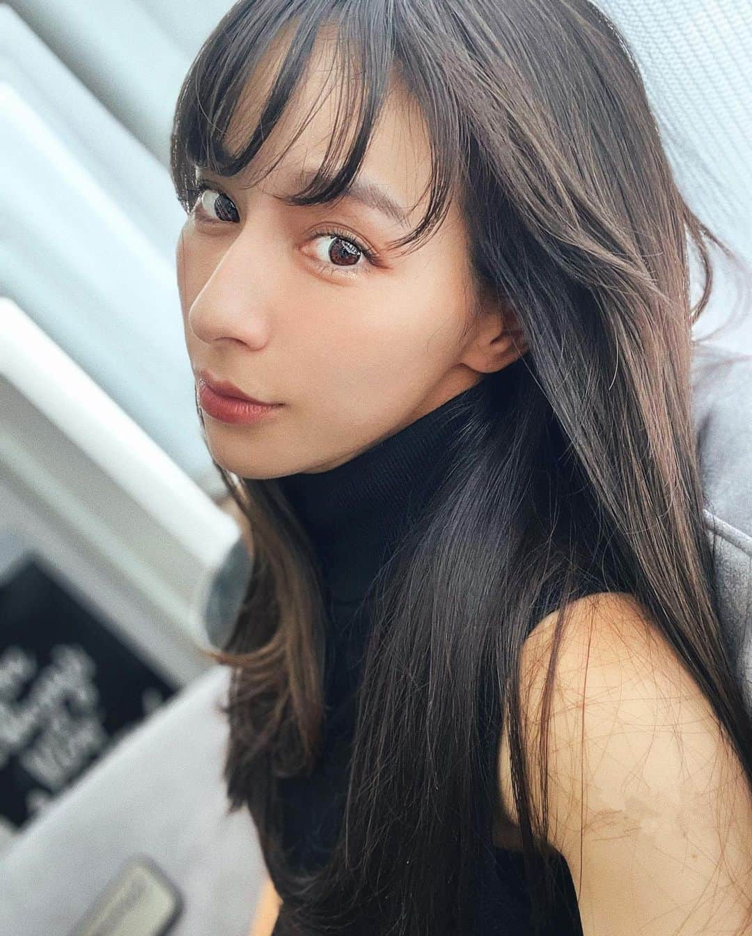 瀬戸晴加のインスタグラム：「オルビスユーを使い始めて3ヶ月🖋 ちょうど先日化粧水使い終わりました🤍！私は特にこのとろパシャ化粧水の質感が大好きで、シリーズの中で１番のお気に入りです🙌🏻スッピンの日は何度もつけに洗面台に向かってしまうほど、この質感が気持ち良くて☺️✨オルビスユーはコンセプトから商品、パッケージもどれもこだわり抜いたシンプルさが素敵なブランド。お肌のゆらぎがちな方も是非試してみてください❣️ @orbis_jp  #肌の基礎体力 #ORBIS  #オルビス #ORBISU  #オルビスユー #とろぱしゃ化粧水 #love_myself_with_orbisu #PR」