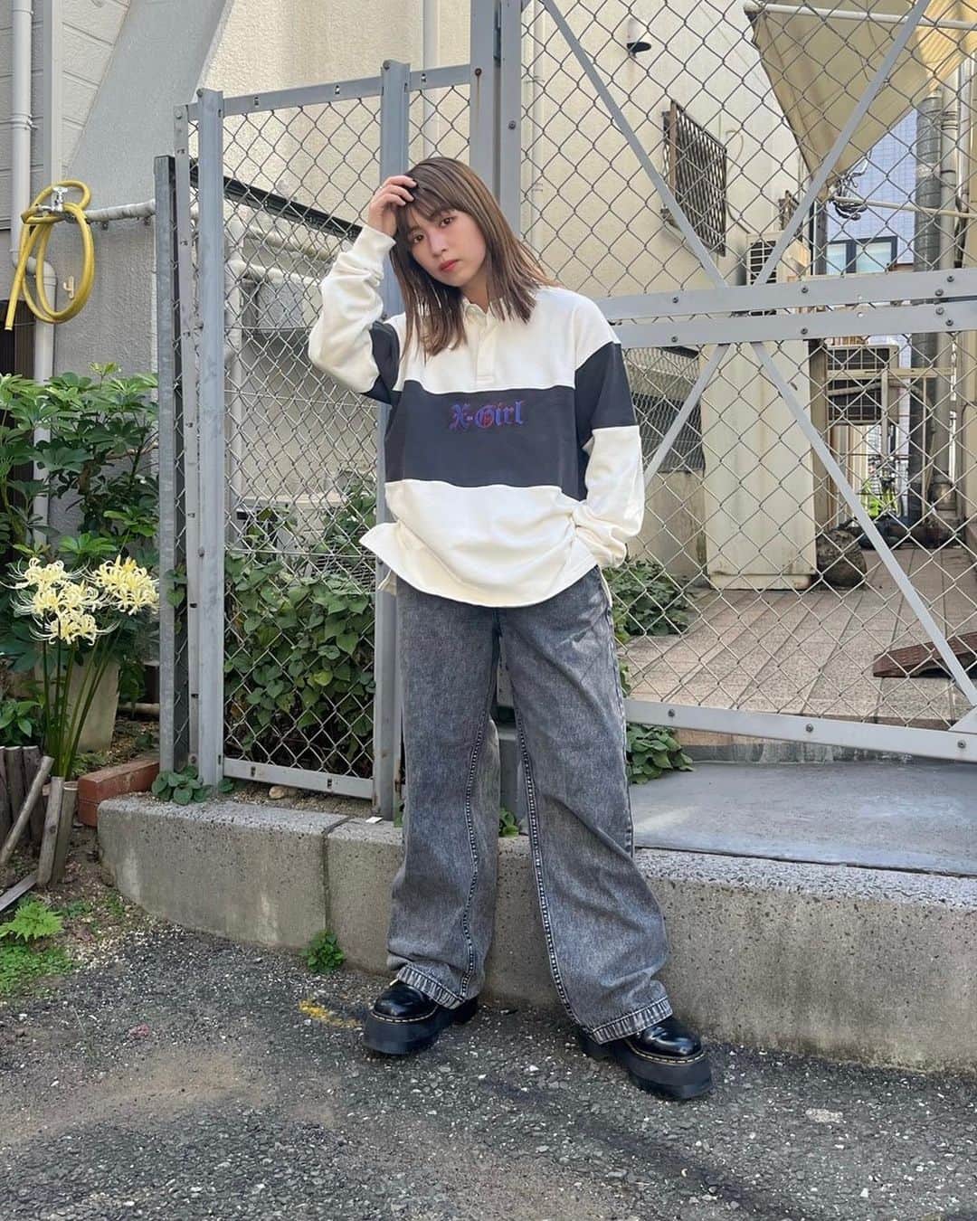 XGIRL_ootdのインスタグラム：「#xgirl_ootd  @pyn0504 151cm 　 X-girl store STAFF 　 ------------------------------------ ▪️RUGBY SWEAT SHIRT ￥13,200(税込) ▪️CHEMICAL WASH DENIM EASY PANTS ￥9,900(税込) ------------------------------------ 　 #xgirl #xgirljp #xgirlus #エックスガール #ストリートコーデ #秋コーデ #秋服  #デニムコーデ #ラグビーシャツ #メンズライク #メンズライクコーデ #オーバーサイズ #低身長コーデ #y2k #y2kファッション #y2kstyle」