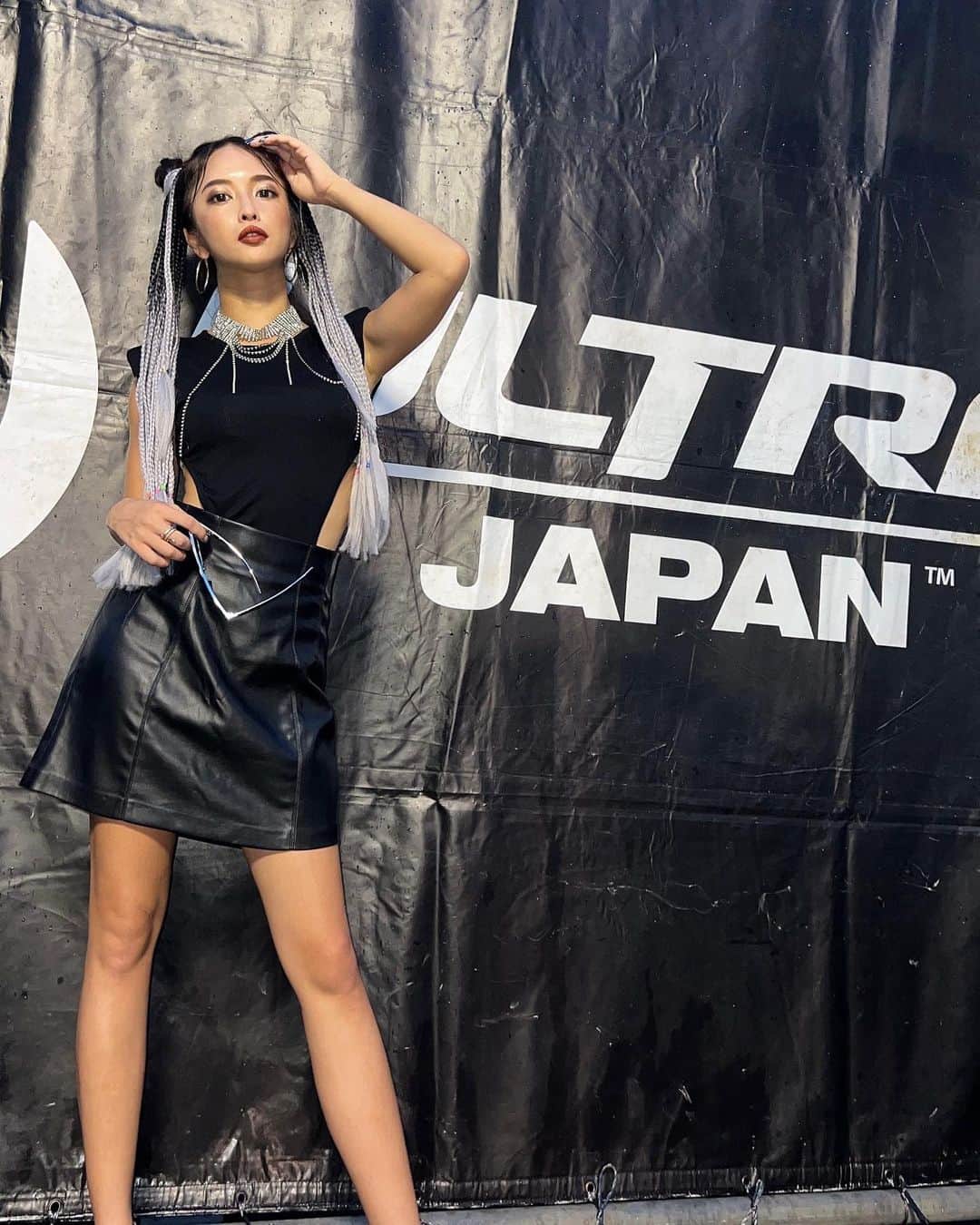 宇都宮茜のインスタグラム：「#ウルトラジャパン2022  終わり際の3時間だけ楽しみました💿🎧  .  .  .  .  .  .  .  .  .  .  #ウルトラ#ウルトラジャパン#フェス#フェスコーデ#野外フェス#コーンロウ#おだんごヘア#海#ビキニ#ブレイズヘア#ブレイズ#パリピ#インスタグラビア#水着ギャル#沖縄好きな人と繋がりたい#水着女子#ビキニ女子#水着#海好き女子#宮古島#japanesegirl#泳装#다이어트#수영복#Swimsuitgirls#miyakojima#miyakoisland#okinawa#okinawatrip」