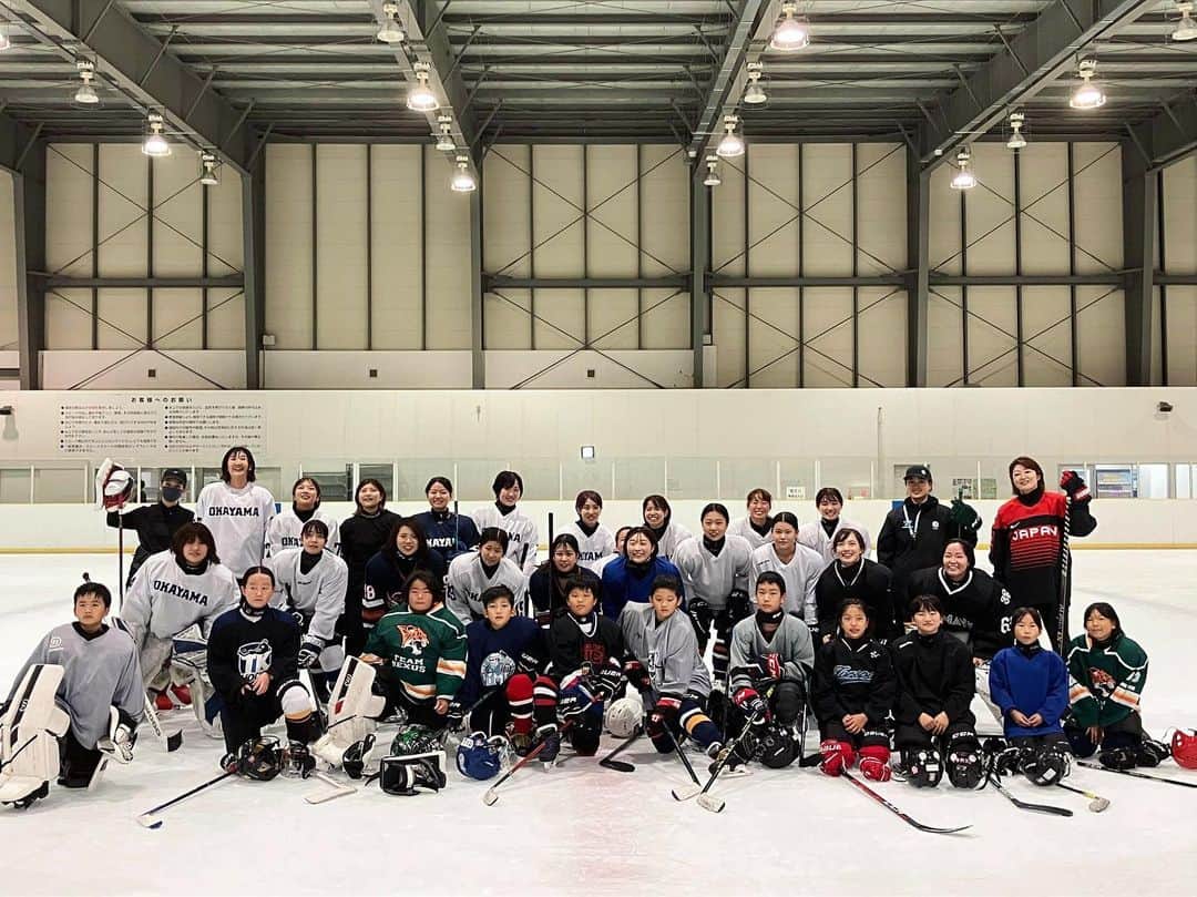 藤本那菜さんのインスタグラム写真 - (藤本那菜Instagram)「Ladies Ice Hockey School 2022🏒in Okayama  岡山県岡山市で開催されたホッケースクールに参加致しました！熱心に楽しみながら取組むという学びの姿勢に、とても勉強になりました🌸  岡山ホッケースクールにご参加された皆様、2日間サポート頂いた関係者の皆さま、ありがとうございました！！  #岡山国際スケート場 #英恵さんの華麗なターン #きびだんご #シャインマスカット #台風14号接近 #無事に帰札できました」9月20日 23時05分 - nanafujimoto33