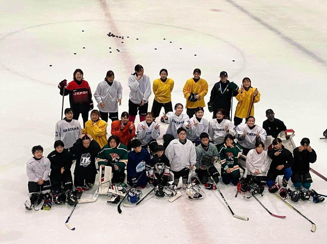 藤本那菜さんのインスタグラム写真 - (藤本那菜Instagram)「Ladies Ice Hockey School 2022🏒in Okayama  岡山県岡山市で開催されたホッケースクールに参加致しました！熱心に楽しみながら取組むという学びの姿勢に、とても勉強になりました🌸  岡山ホッケースクールにご参加された皆様、2日間サポート頂いた関係者の皆さま、ありがとうございました！！  #岡山国際スケート場 #英恵さんの華麗なターン #きびだんご #シャインマスカット #台風14号接近 #無事に帰札できました」9月20日 23時05分 - nanafujimoto33