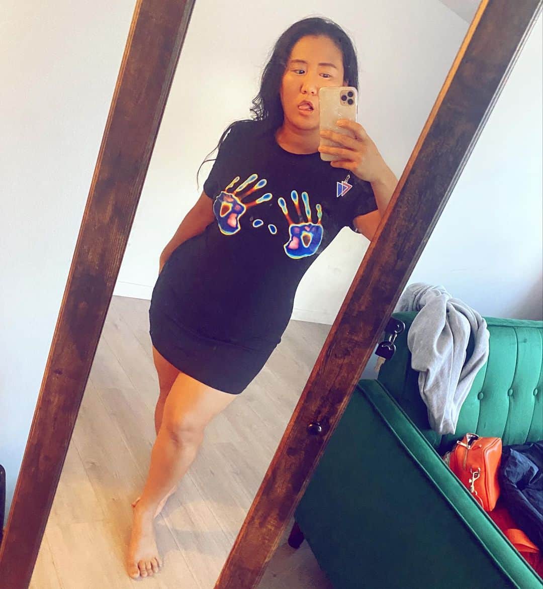 藤井美穂のインスタグラム：「You don’t touch em. Just politely can look at em. @sheinofficial @sheincurve #SHEIN #SHEINCURVE #SHEINpartner #SHEINforall Use coupon mihofujiQ2 (extra 15% off )」