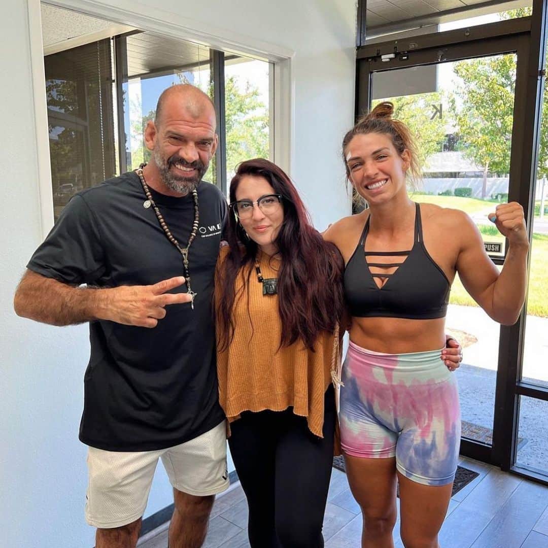 マッケンジー・ダーンのインスタグラム：「I’m so happy to be part of the @dexafitoc family now! They are helping me organize and measure all of my gains and losses with everything to do with my body! Getting better everyday! 👊🏽💪🏽🙏🏽」