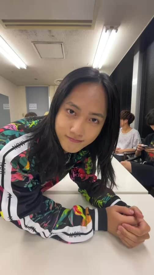 のインスタグラム：「THE PINK 定期公演直前生配信✨」