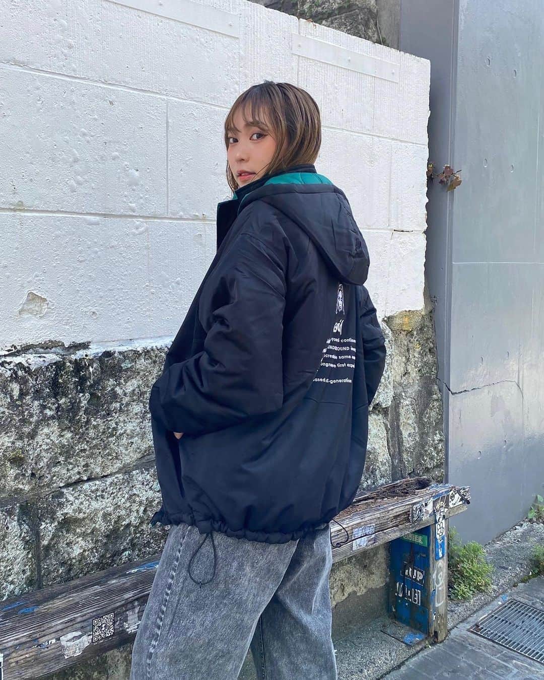 XGIRL_ootdのインスタグラム：「#xgirl_ootd @abibii92 160cm 　 X-girl store STAFF 　 ------------------------------------ ▪️REVERSIBLE QUILTED JACKET ￥17,600(税込) ▪️FACE L/S CROPPED TOP ￥6,600(税込) ▪️CHEMICAL WASH DENIM EASY PANTS ￥9,900(税込) ------------------------------------ 　 #xgirl #xgirljp #xgirlus #エックスガール #秋コーデ #ストリートコーデ #ストリート系女子 #大人ストリート #ジャケット #ジャケットコーデ #リバーシブル #デニムコーデ #メンズライク #メンズライクコーデ #y2kfashion #y2kstyle」