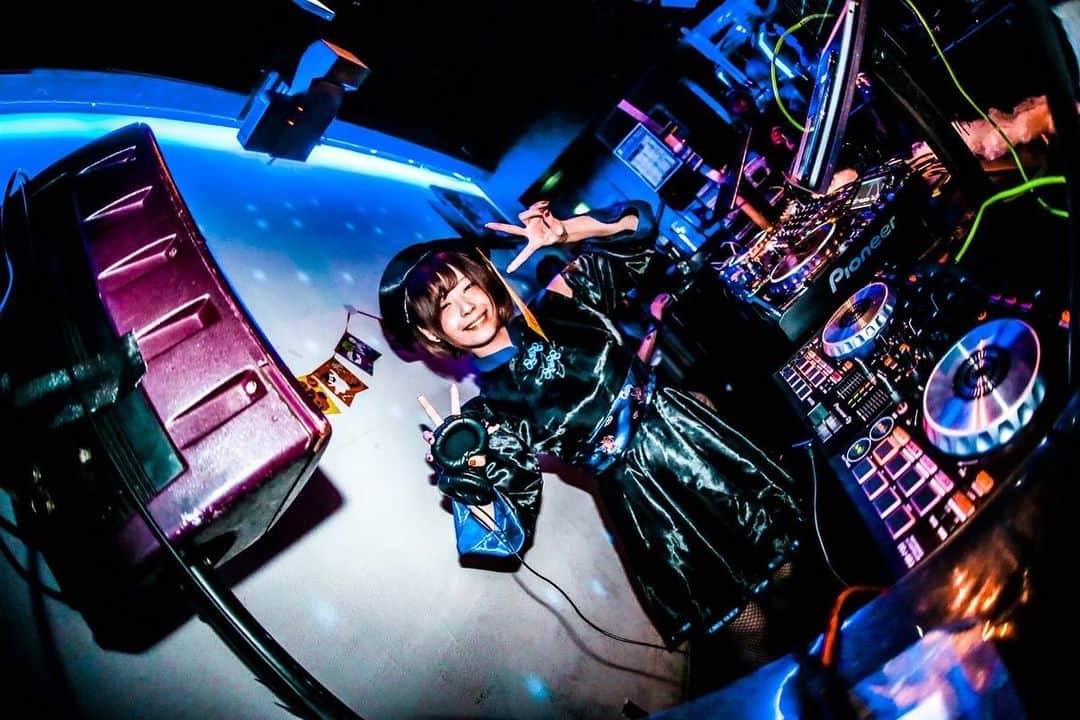 小日向結衣さんのインスタグラム写真 - (小日向結衣Instagram)「泥酔キョンシー 👾 . . . . . . . . . . . . . . . . . . . . . . . . . . . #キョンシー#ハロウィン#仮装 #コスプレ#cosplay#japanesegirl  #DJ#ポートレート#portrait#portraitphotography#🍻」9月21日 10時55分 - kohinatayui_