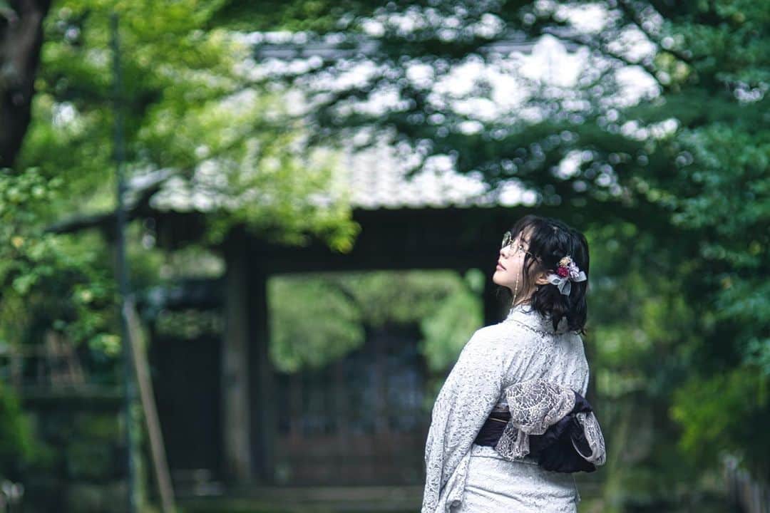 成田ひよりのインスタグラム：「. 夏の終わり。 . photo by @nora_grafi  . . . #autumn #automne #japonaise  #寿福寺 #鎌倉 #kamakura  #浴衣 #race #レンズ越しの私の世界  #ぴよりむ」