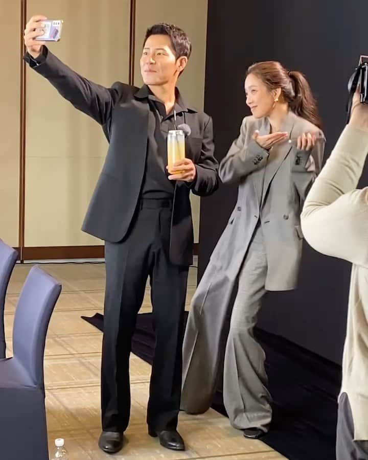 チョン・リョウォンのインスタグラム：「may it please the court is coming… really soon at 4pm KST on disney+  so please stay tuned! 디즈니 플러스  변론을 시작하겠습니다- 긴장한 마음이 춤으로! 4시에 오픈하니 많은 관심 가져주세요」