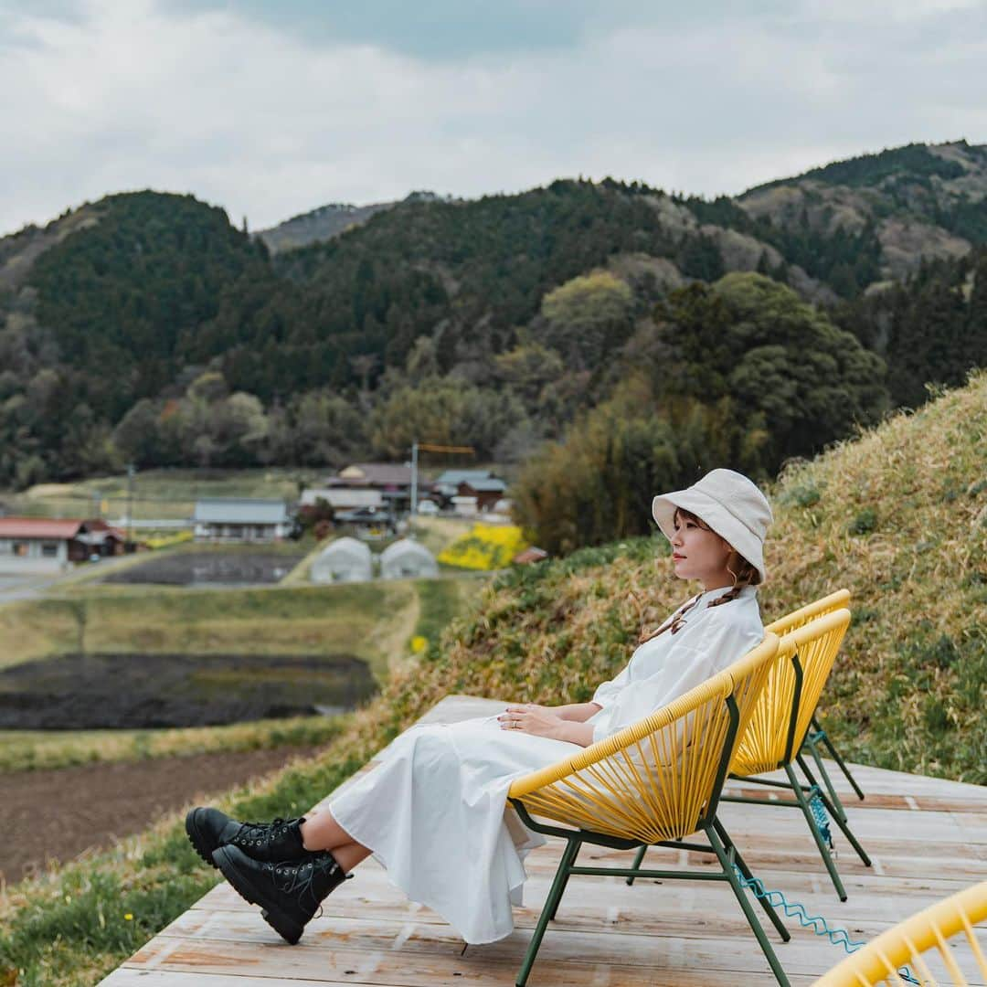 いよたなるみのインスタグラム：「🍃  おすまししてる🌬  #1000年アート里山庄原  #三河内棚田テラス」