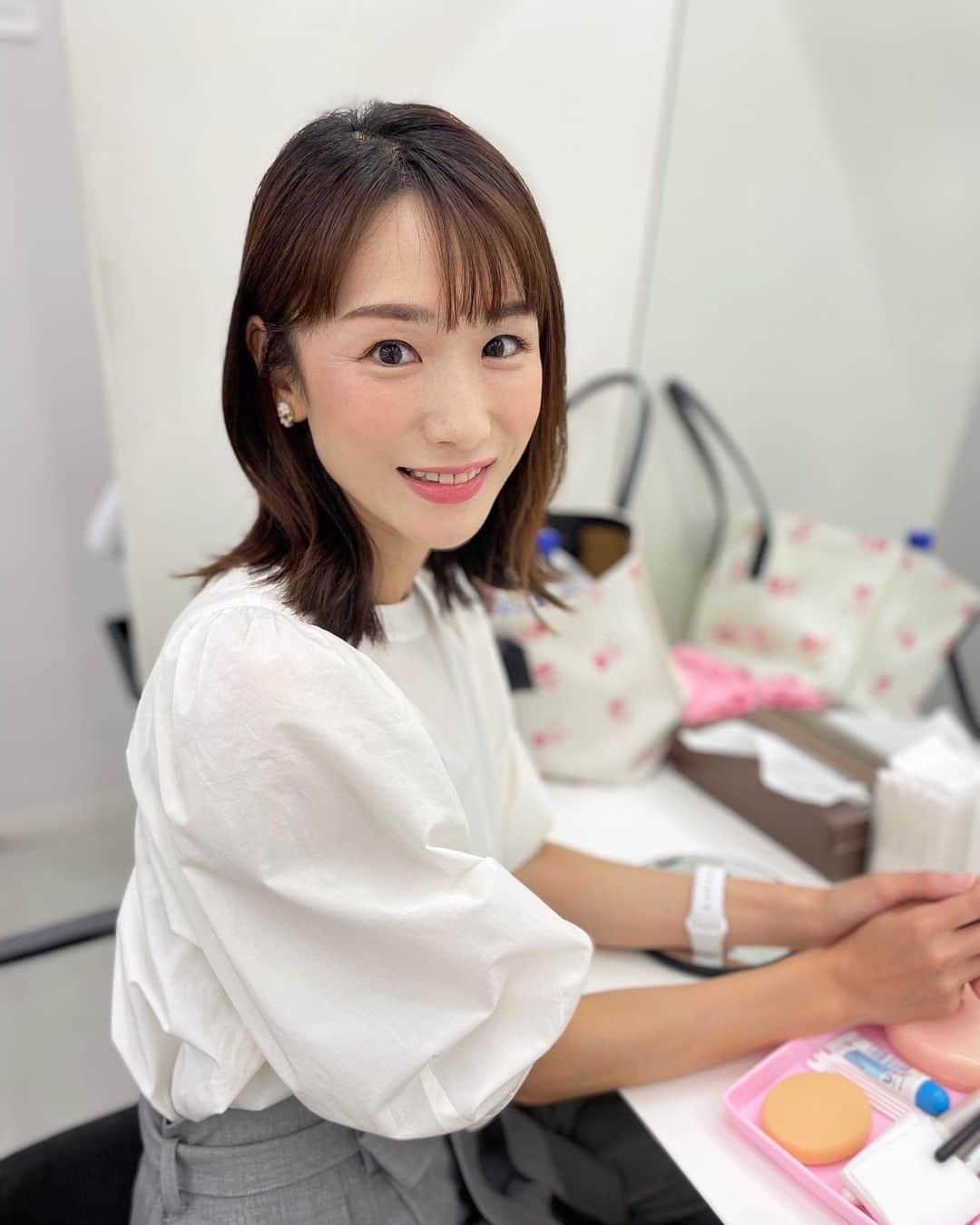 堂真理子さんのインスタグラム写真 - (堂真理子Instagram)「コメントを下さった皆さま、ありがとうございます✨ また一つ歳を重ねました。 健康に気を付けて、穏やかに、前向きに頑張ります♫ 皆さん、いつもありがとうございます😊これからもよろしくお願いします💕   #誕生日  #いい年に  #なりますように  #いつも  #ありがとうございます   #堂真理子 #テレビ朝日 #アナウンサー」9月21日 15時29分 - mariko_do