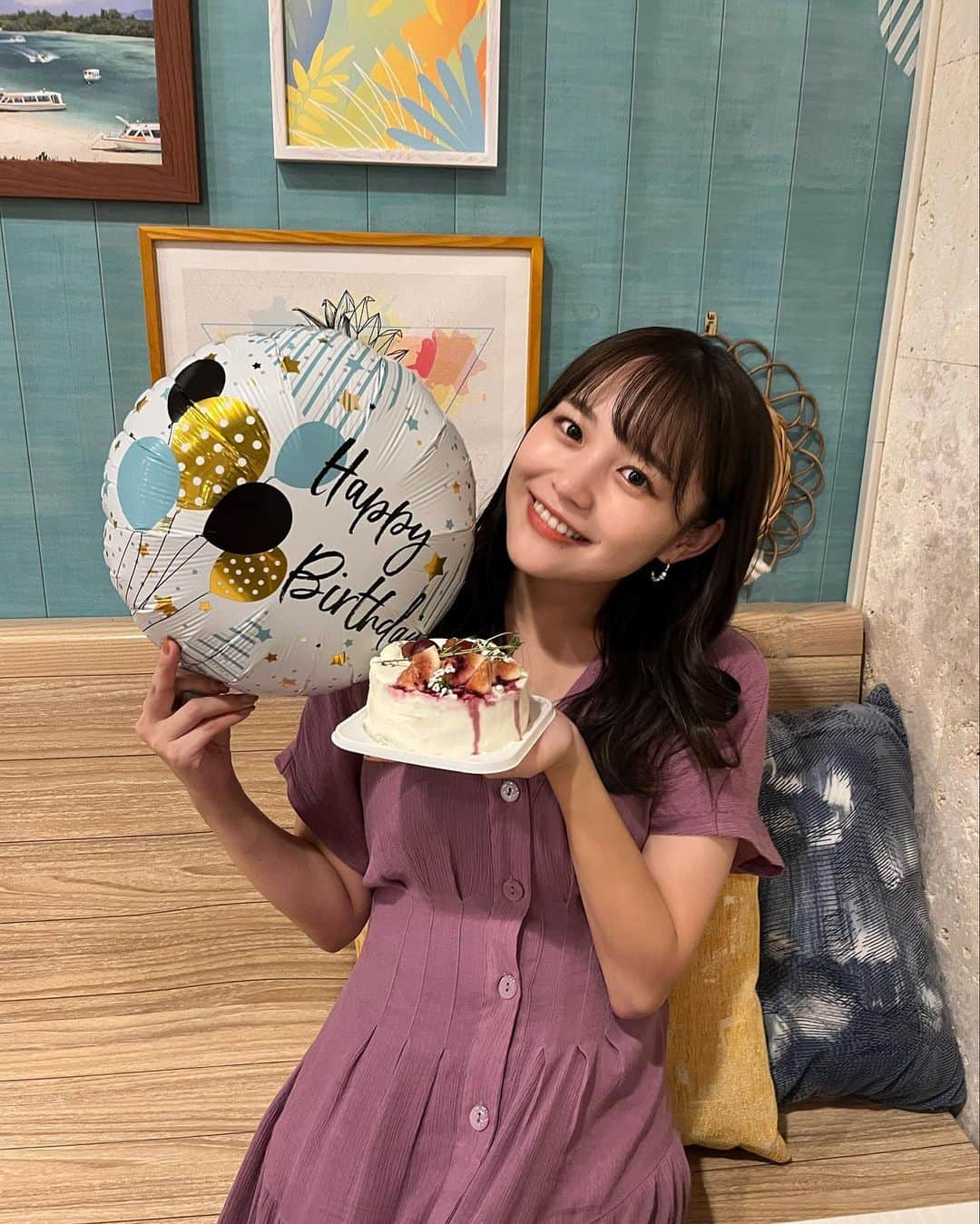 福見真紀のインスタグラム：「29歳になりました🎂✨ あと1年で20代が終わるなんて信じられないくらい精神的には22歳くらいから変わってないけど笑 楽しい一年にしたいと思います💓  お祝いのメッセージたくさんありがとう🥰」