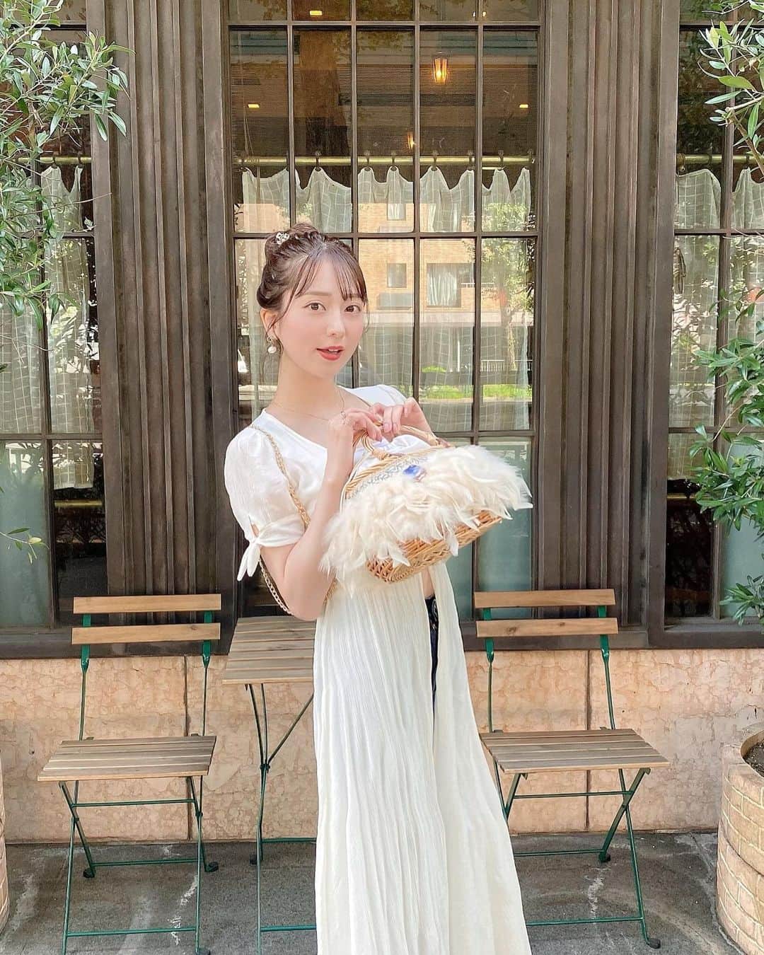 堀尾実咲のインスタグラム：「美味しいイタリアンのお店行ってきた🫶  みるこからお誕生日にもらった かわいこちゃんバッグ🌻お気に入り🤍  #antonio #aoyama #sahabyelliee」
