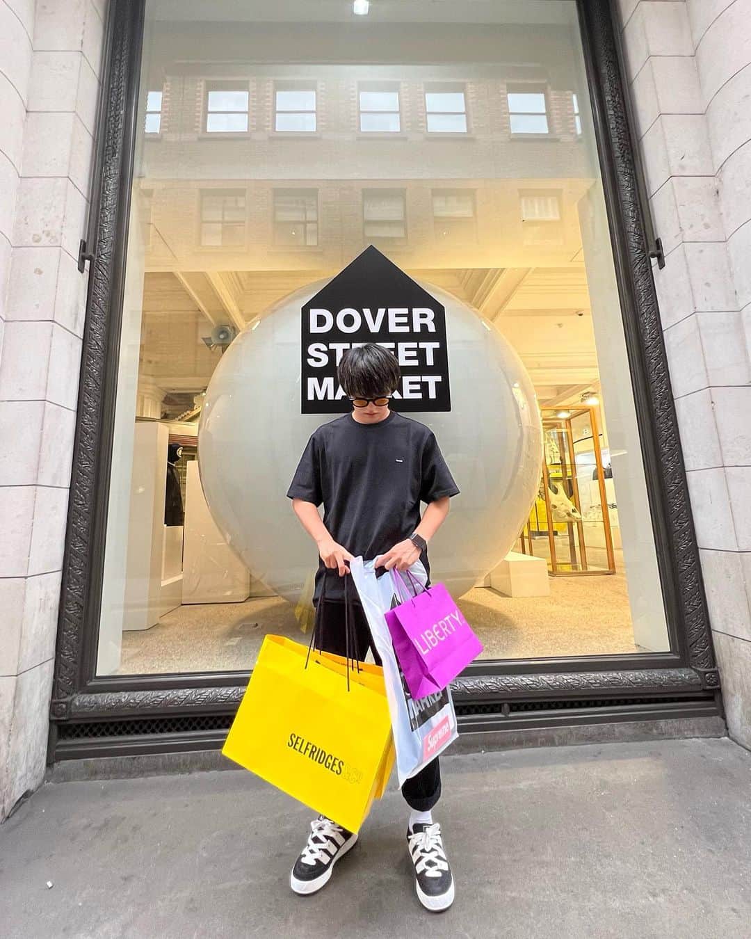 新井瑞樹さんのインスタグラム写真 - (新井瑞樹Instagram)「・ Shopping in London🇬🇧 #london」9月21日 21時47分 - mizuki10_official