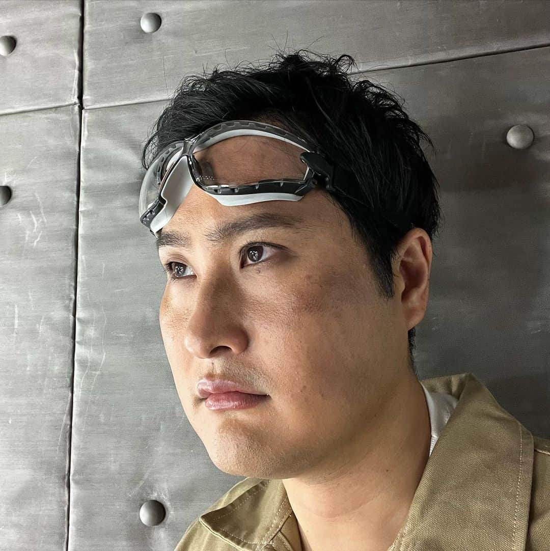 のインスタグラム：「今日の撮影は手ごたえあり！！ ヒントはめっちゃロングランしてる戦争系舞台のフライヤー撮影ではないっこと☝️」