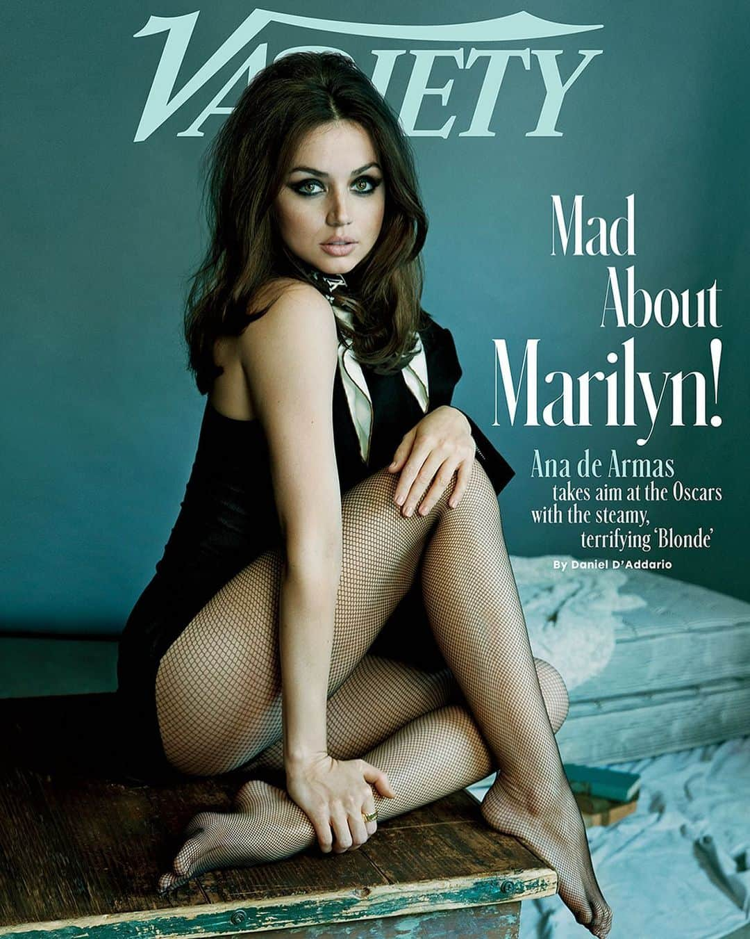 アナ・デ・アルマスのインスタグラム：「Thank you @variety and Daniel D’Addario ♥️」