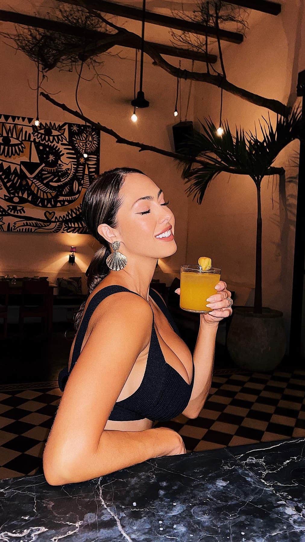 ホープ・ビールのインスタグラム：「Take me somewhere that is a vibe ✨ : @gitano  : #tulum #mexico #restaurant #traveltotulum」