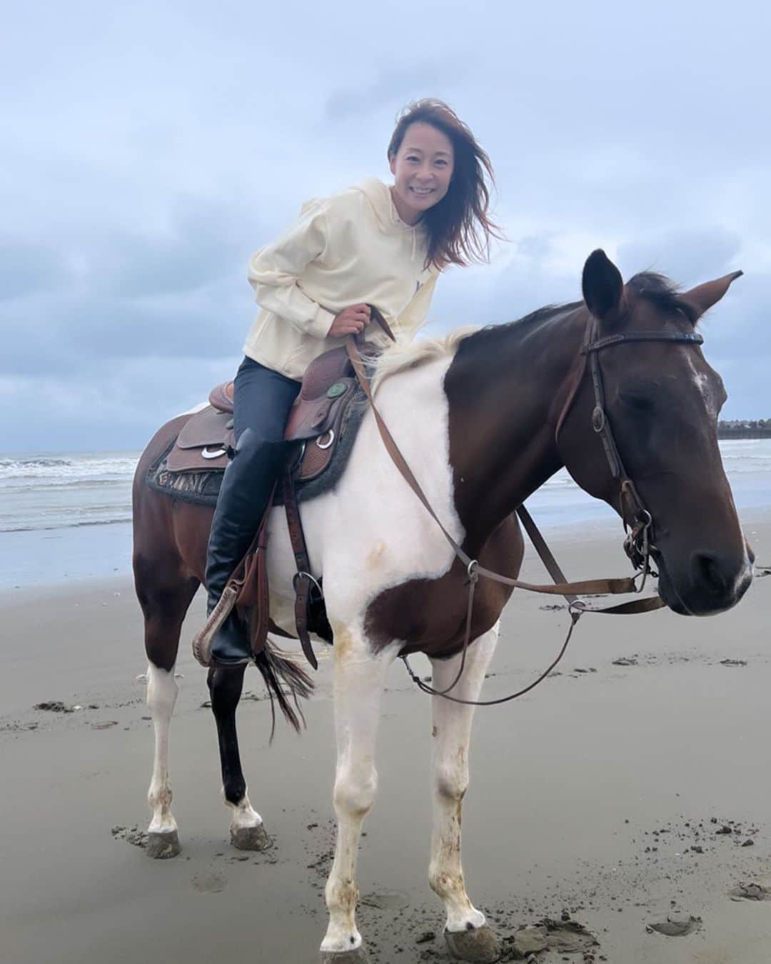 のインスタグラム：「♡37歳やりたいことリスト♡ 他にもやりたいこと沢山沢山あるよ！！間に合うかな？！！？！🙄🥰 #乗馬　#海　#散歩 38歳やりたいことリスト作らなきゃ🥰 #やりたいことリスト  産まれてから出会った全ての方に、全ての出来事に感謝！！！ 本当にありがとう。 #感謝　#胸を張れる生き方　#楽しむ　#自分に正直に  数字にすると  どっさりだっ💙笑」