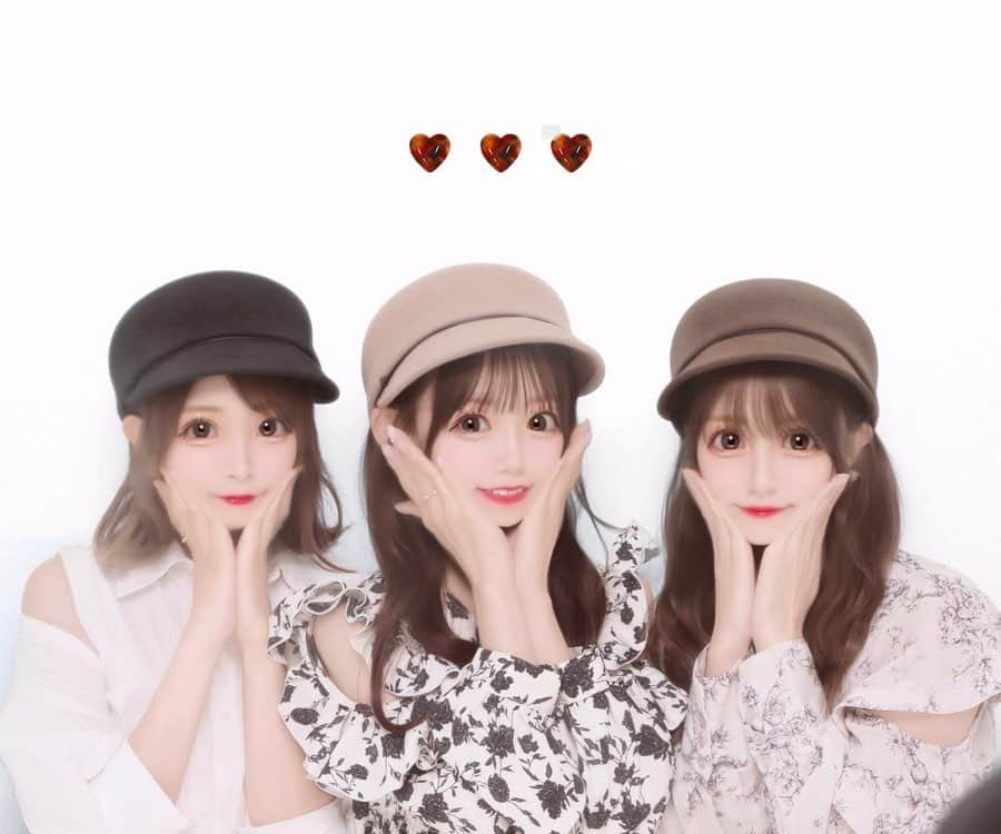 のインスタグラム：「おそろいの色違いのお帽子買った〜👒☁️  お揃いうれしい、かわいい、だいすき！  卍奥我畑卍  お久しぶりのプリクラ撮ったの、たのしかた♡  #dailylook #me #casket #ca4la #購入品 #キャスケット #おそろい #畑美紗起 #x純文学少女歌劇団 #帽子 #帽子コーデ」