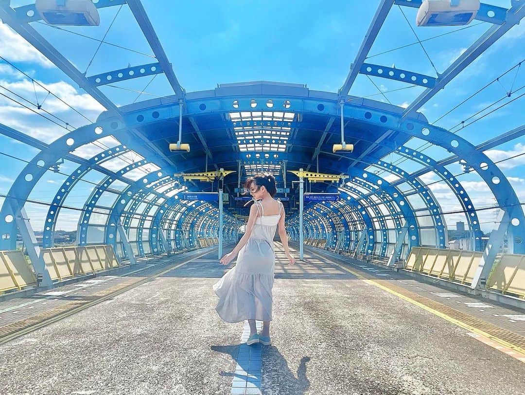 のインスタグラム：「夏のおわり . . . . 夏のおわりかけに、夏らしい写真撮れた！  #photo #ゆめが丘駅 #写真」