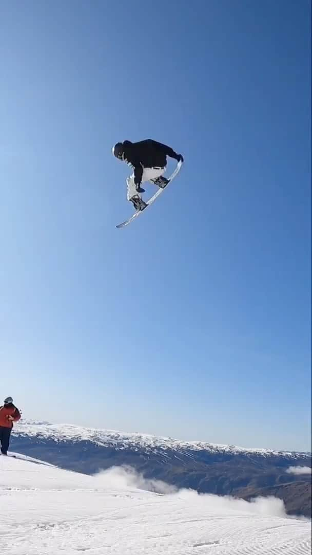 国武大晃のインスタグラム：「楽しかったーまた来年も来れるといいなー🏂 ーーーーーーーーーーーーーーーーーーーーーーーーーー Last day was fun🍃 Thank you @cardronanz  @cardronaparksnz  ーーーーーーーーーーーーーーーーーーーーーーーーーー #snow #snowboarding #snowboard #newzealand #fun #cardrona」